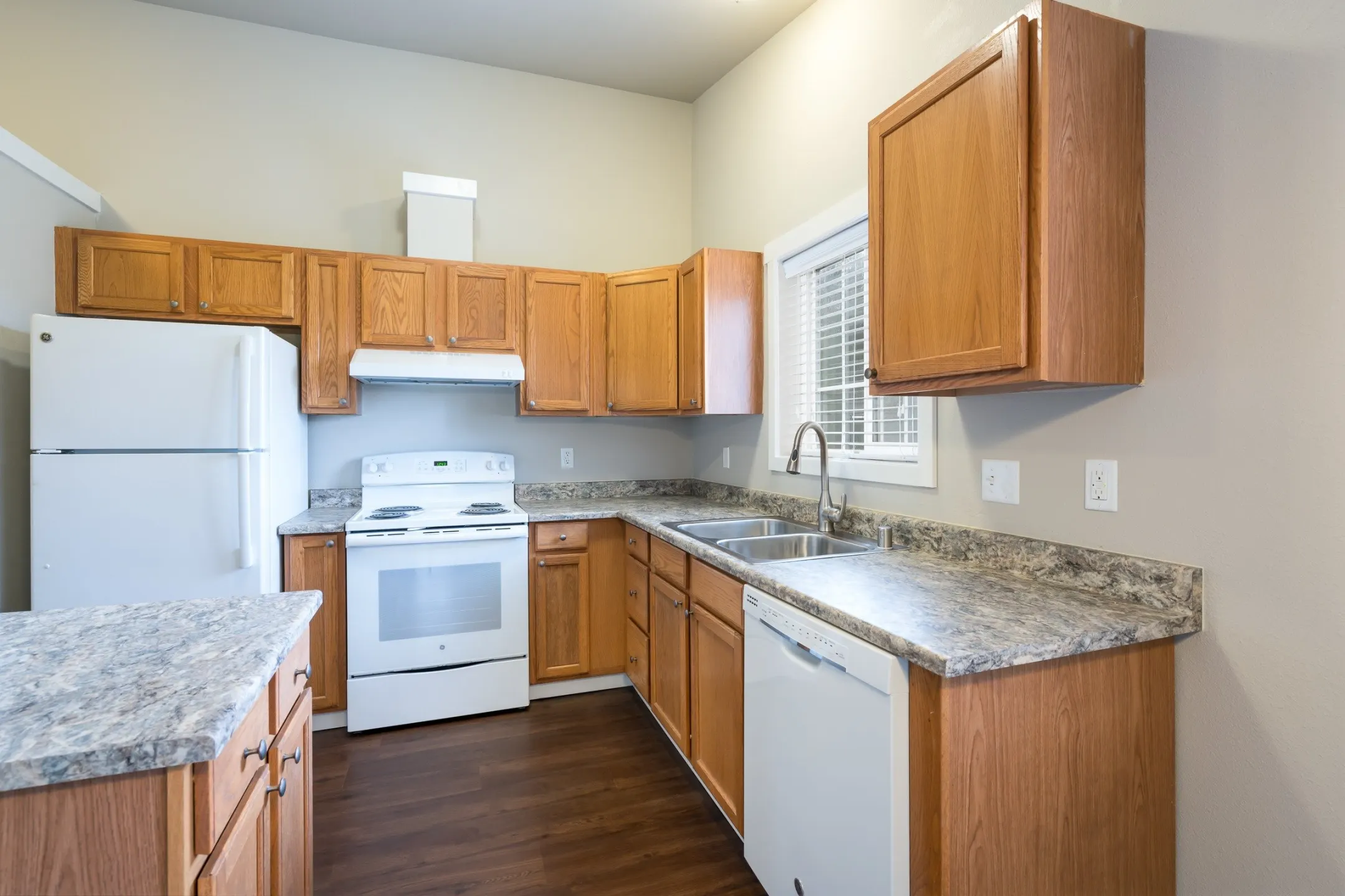 Kitchen - Nisqually Ridge Apartments - Lacey, WA