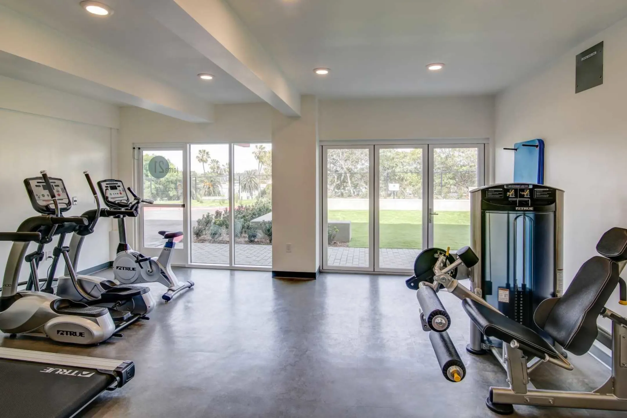 Fitness Weight Room - Loma 21 - San Diego, CA