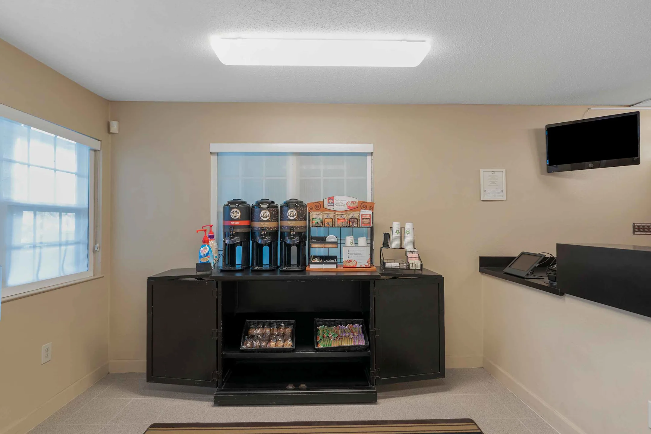 Furnished Studio Virginia Beach Independence Blvd. Apartments