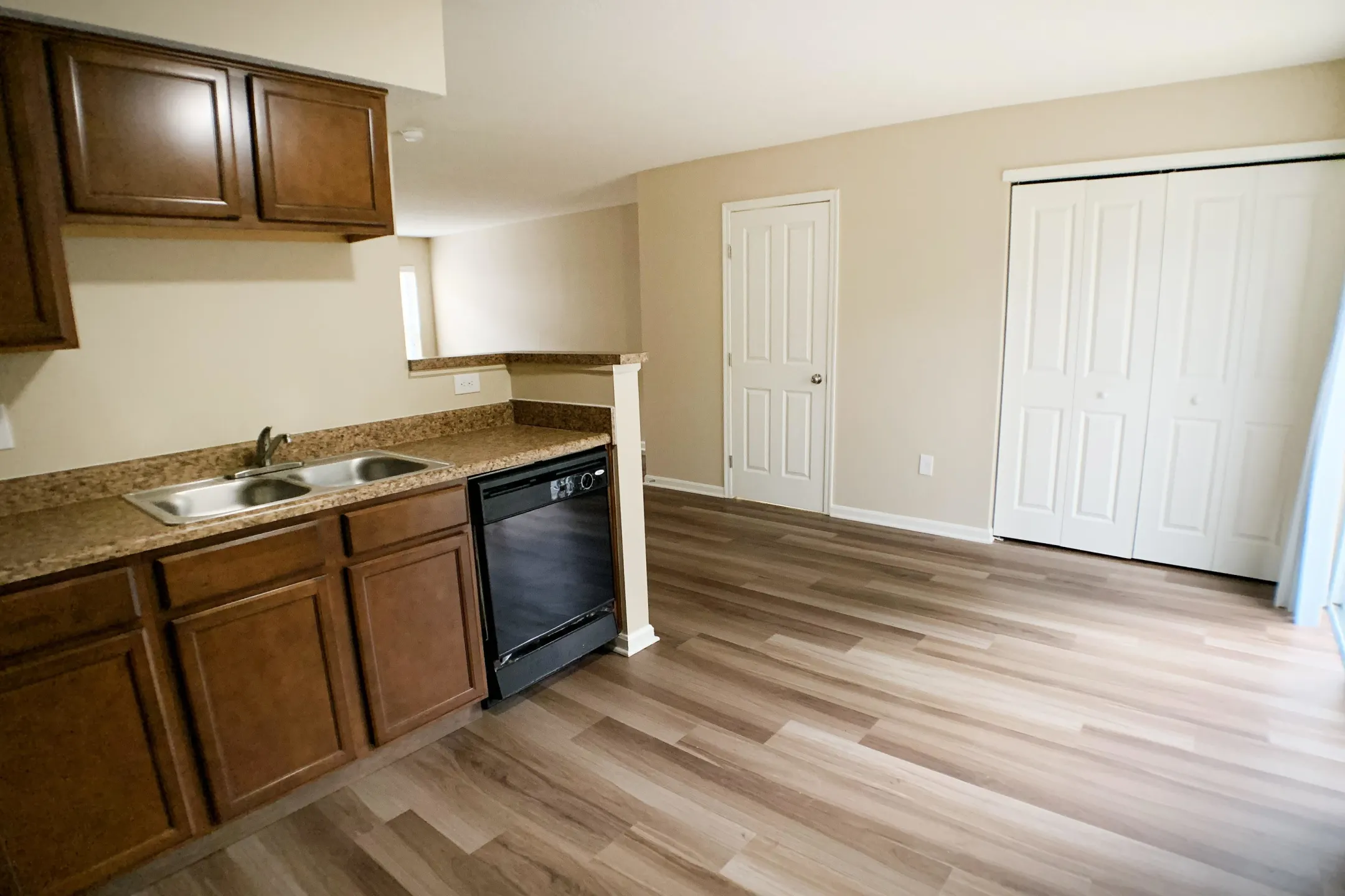 Kitchen - The Residences At Liberty Crossing - Columbus, OH