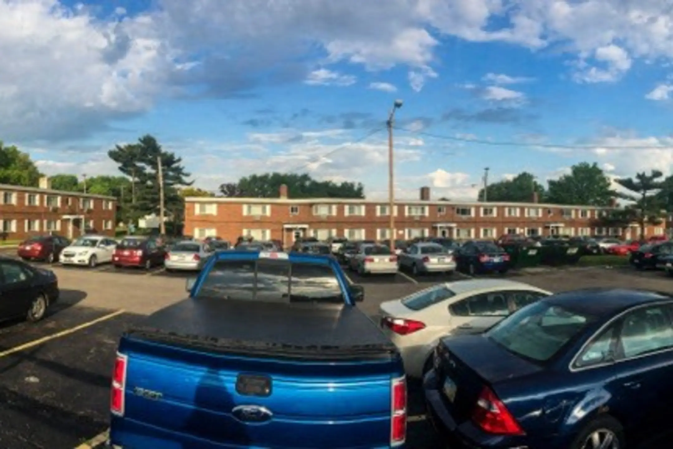 Holland Gardens Apartments Apartments Brookpark, OH 44142