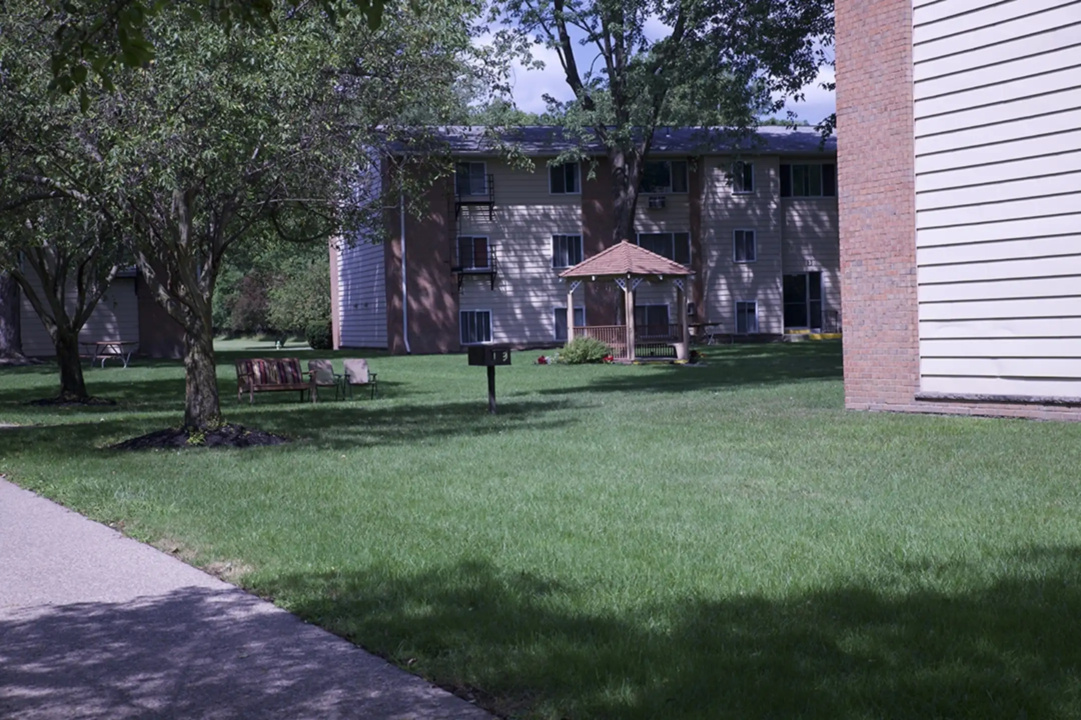 Geneseo Heights Apartments 5 Jacqueline Way Geneseo, NY Apartments