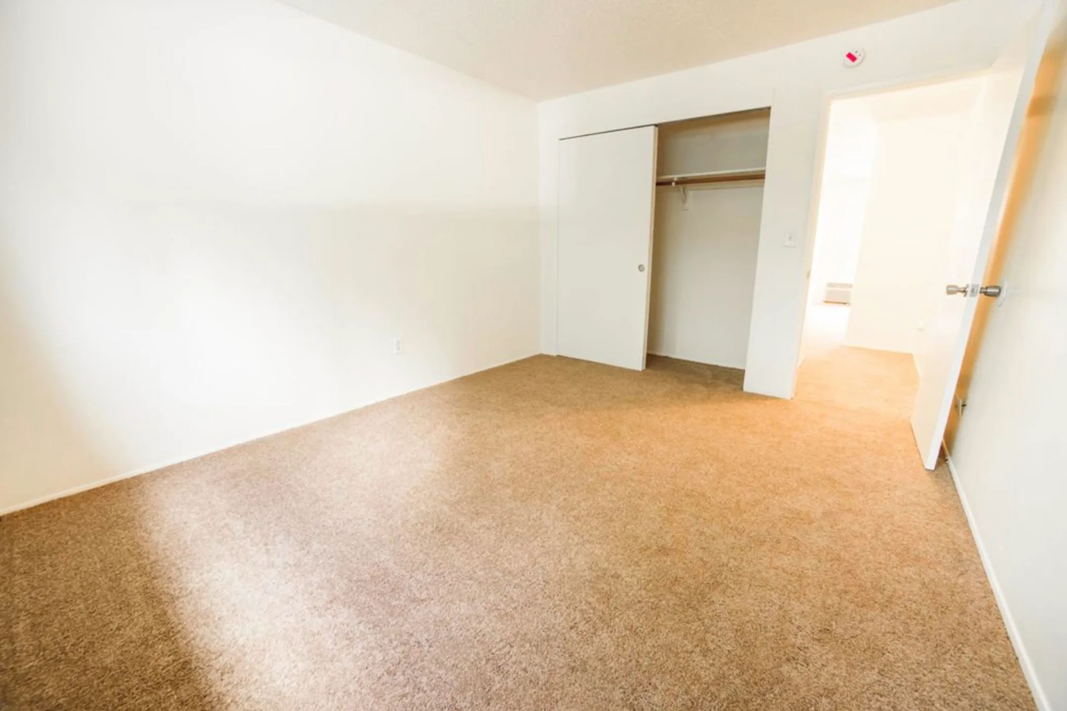 Laurelwood Estates 4850 SW Laurelwood Ave Portland, OR Apartments