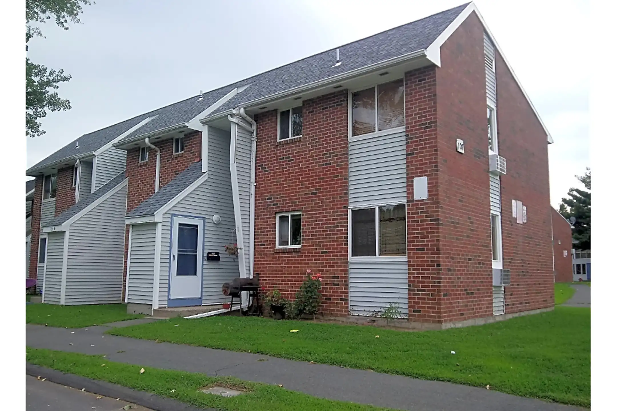 Piperbrook Apartments 107 Hillcrest Ave West Hartford, CT