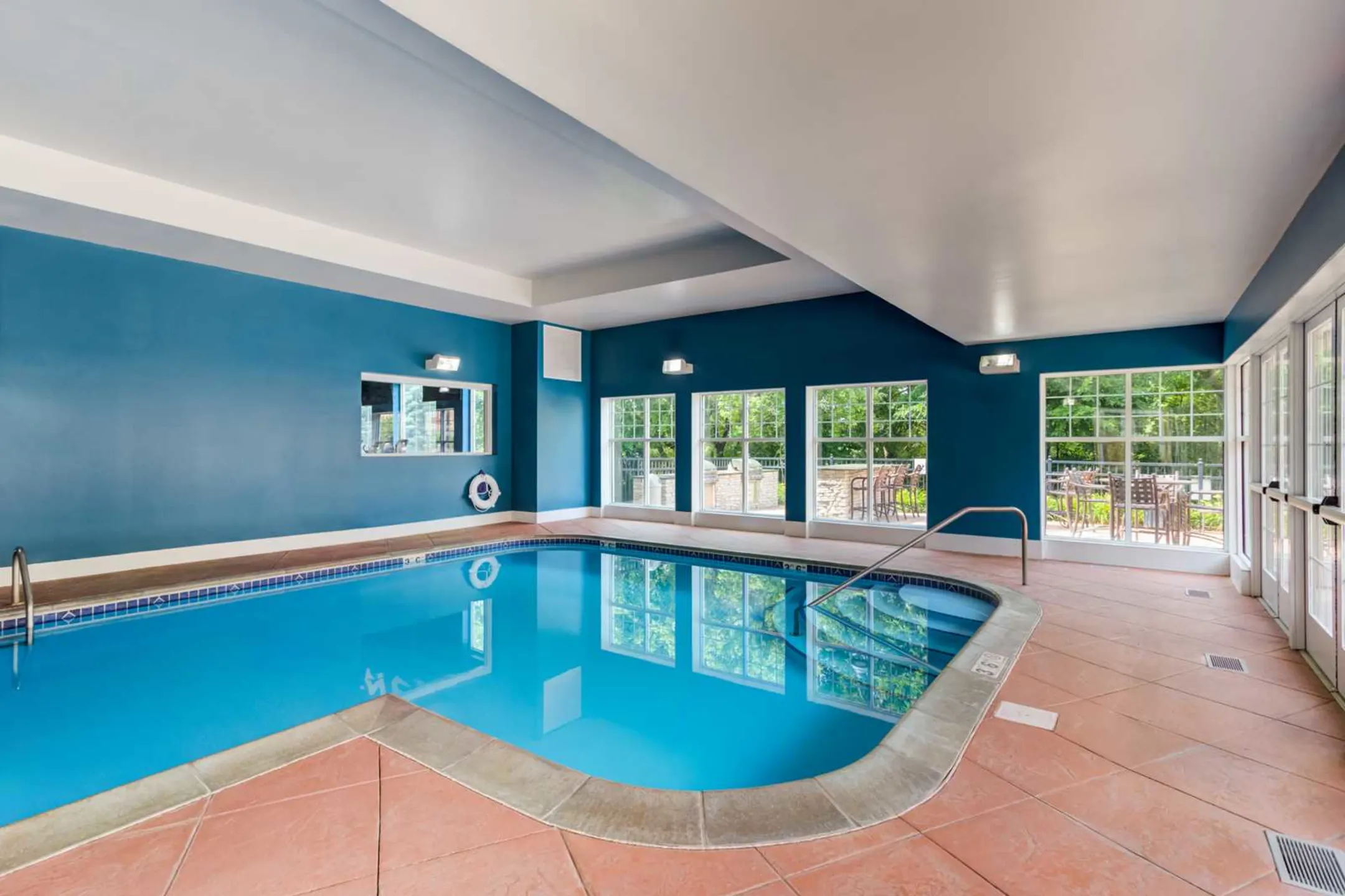 Pool - City Walk At Woodbury - Woodbury, MN