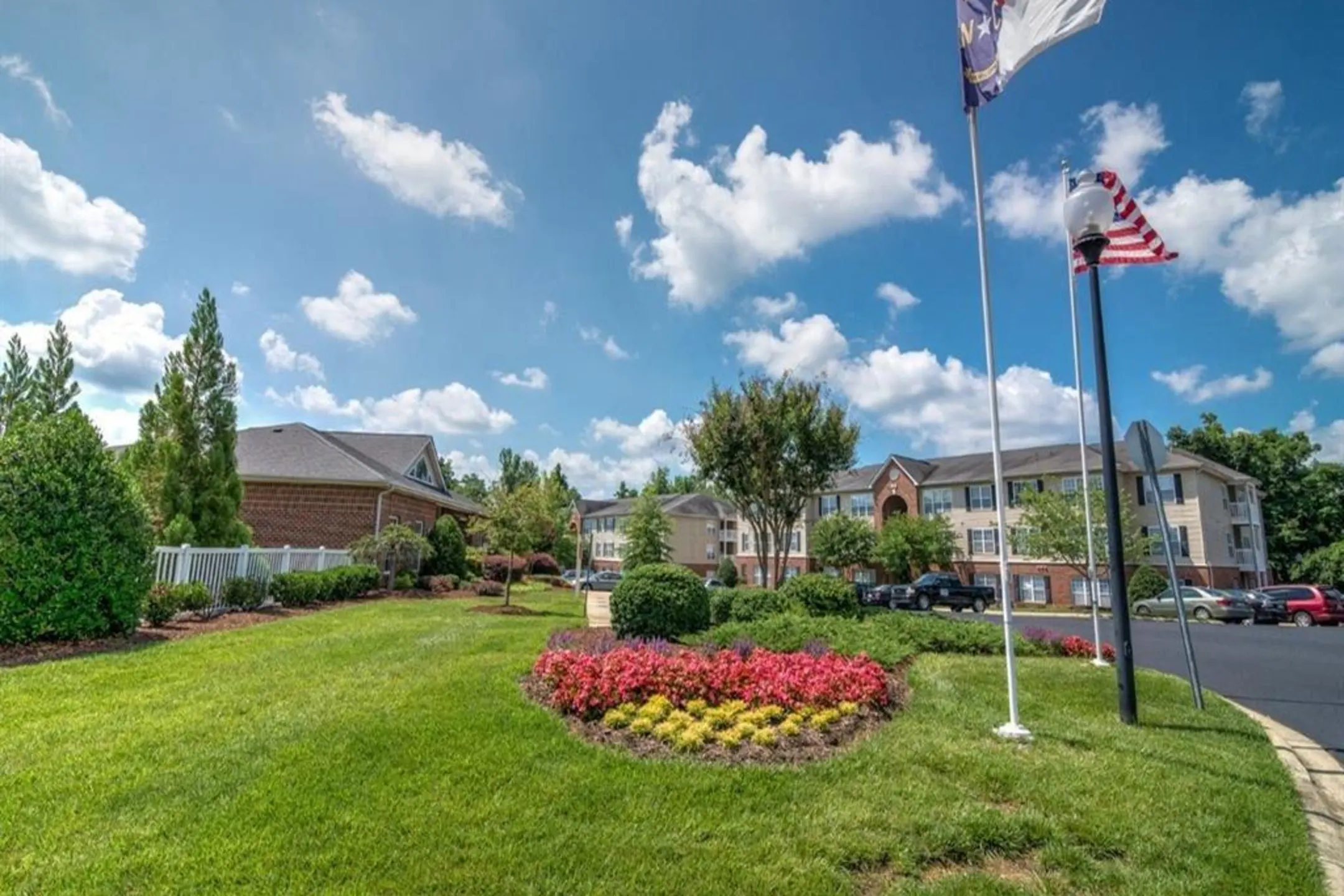 Spring Forest at Deerfield Apartments Mebane, NC 27302
