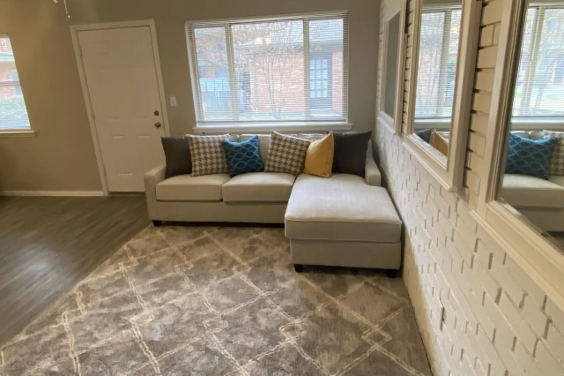 Living Room - The Fairway - Tulsa, OK