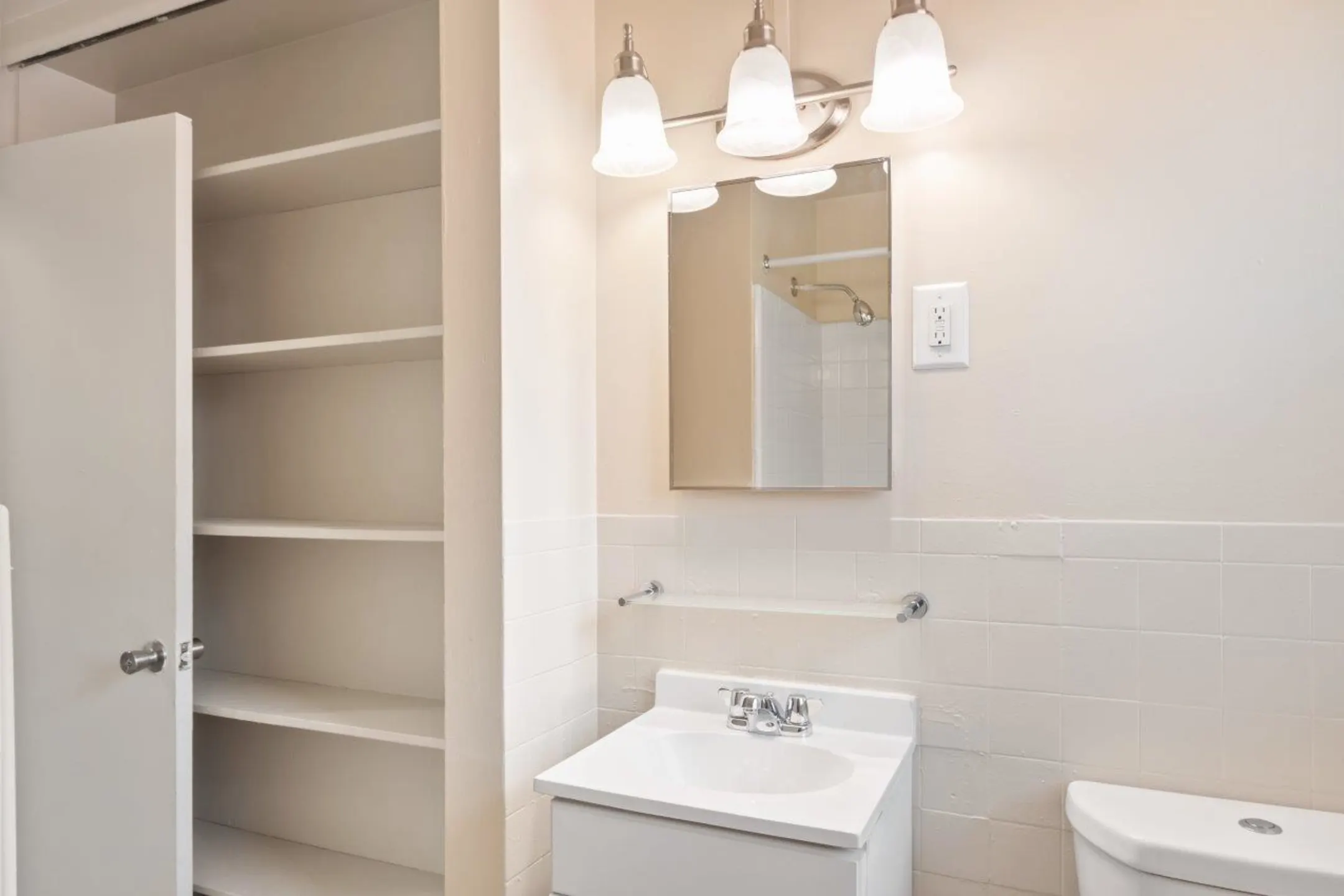 Bathroom - Wedgewood Hills Apartment Homes - Harrisburg, PA