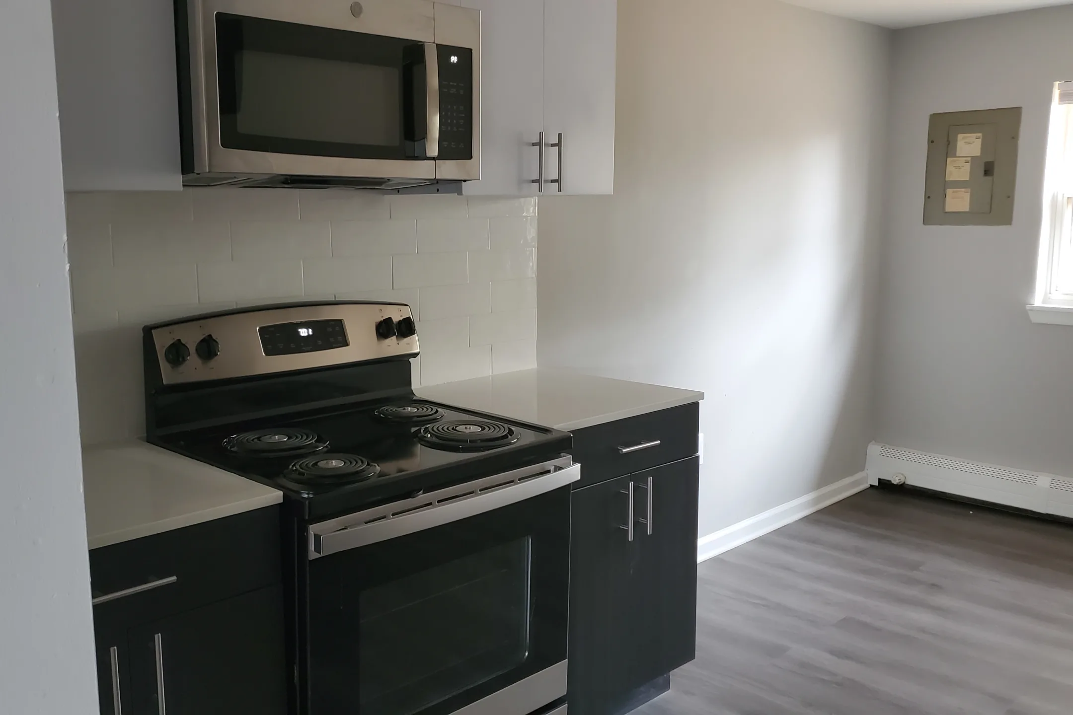Kitchen - Willow Pointe Apartments - Burlington, NJ