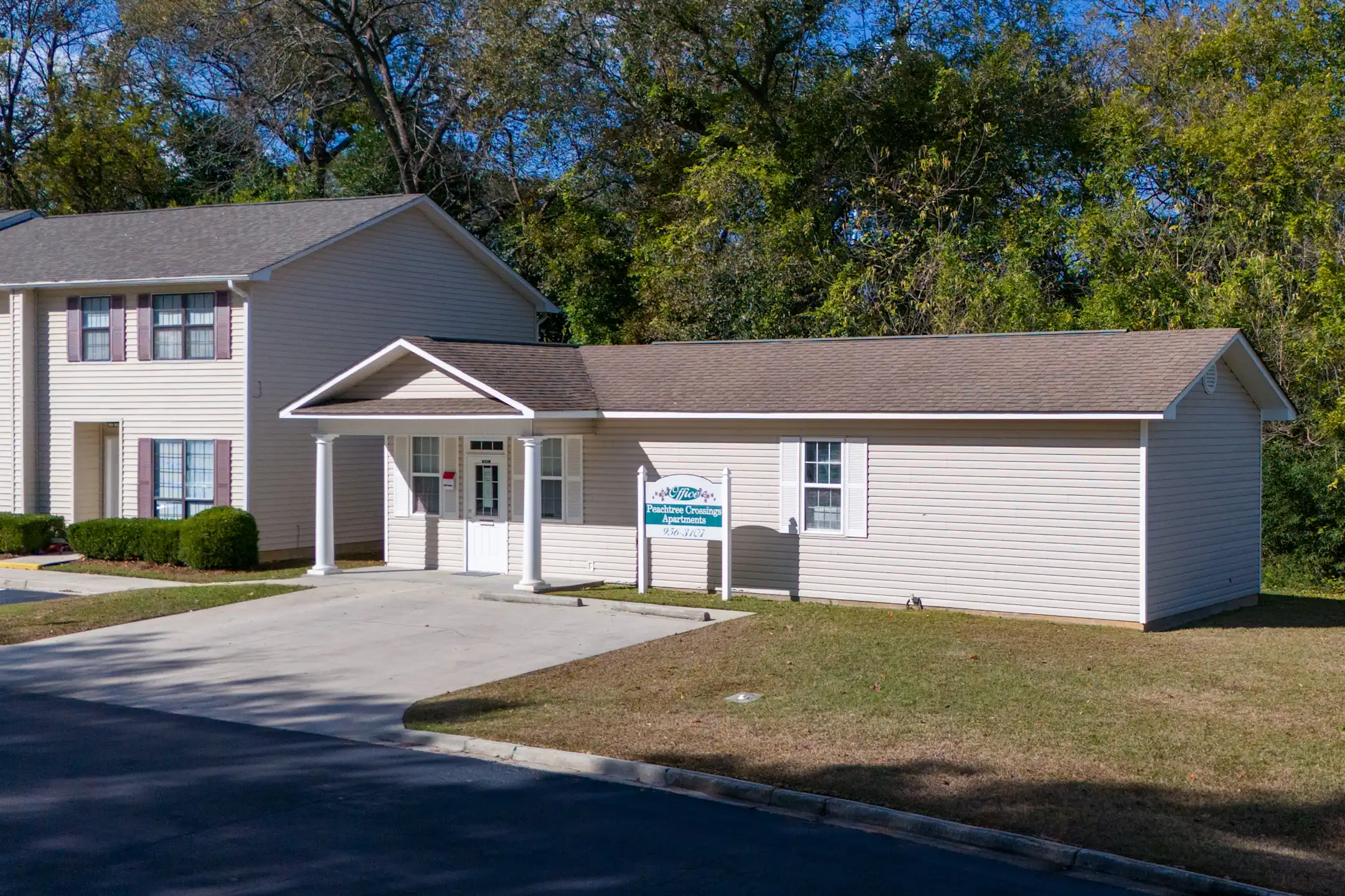 Peachtree Crossing Apartments 107 Church St Byron, GA Apartments