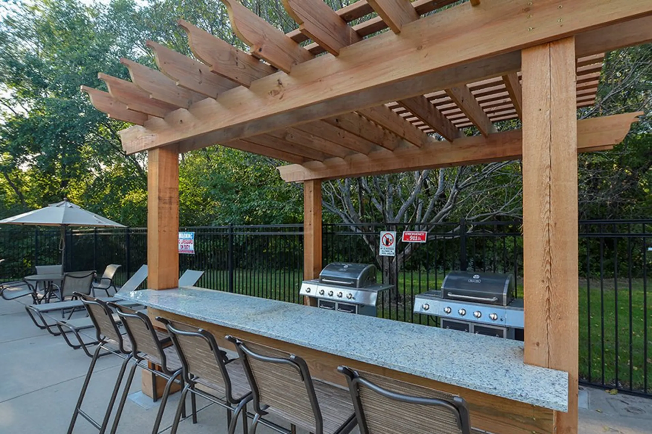 Royal Oaks Apartments Apartments Eagan, MN 55122