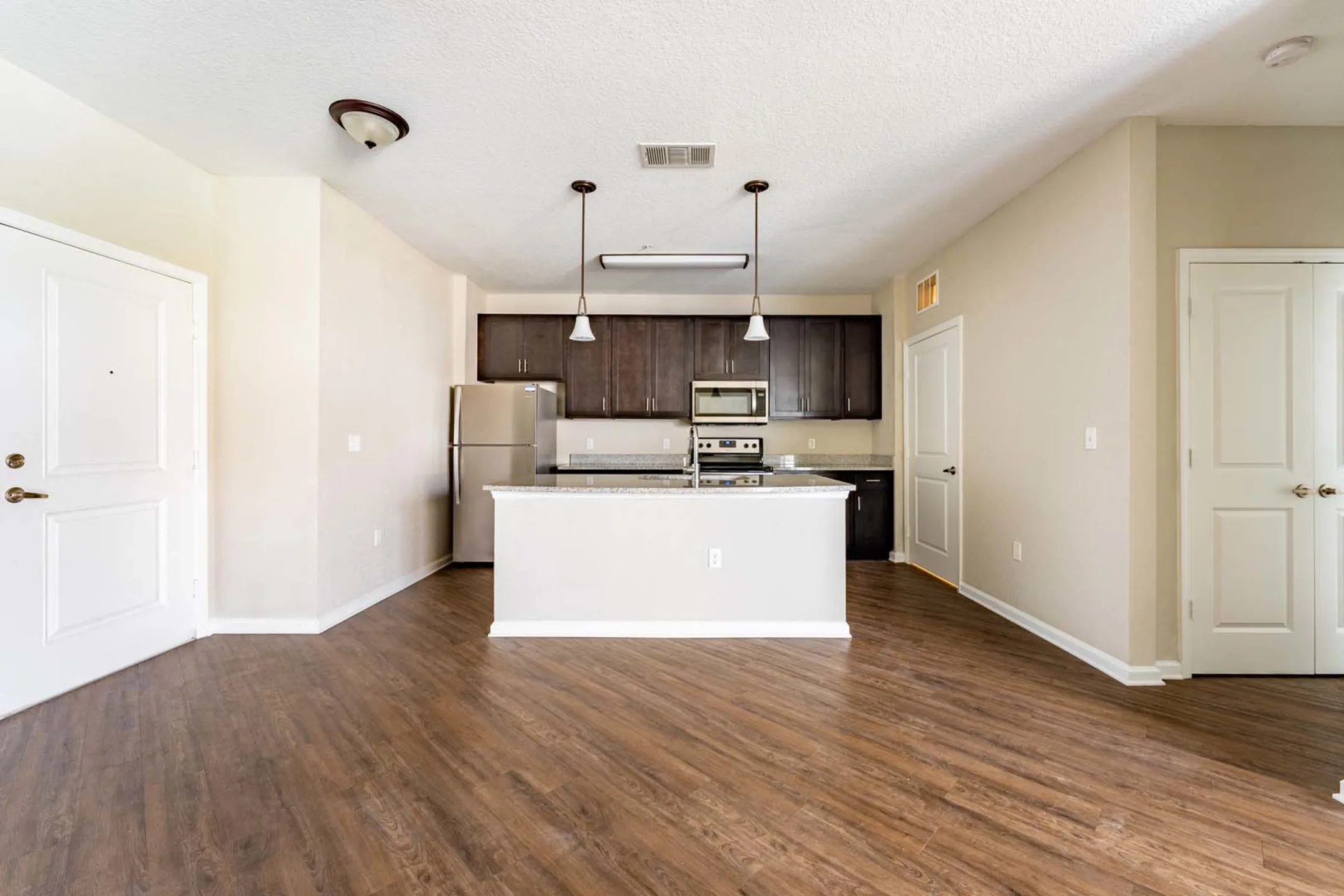 Living Room - Linden On The GreeneWay - Orlando, FL
