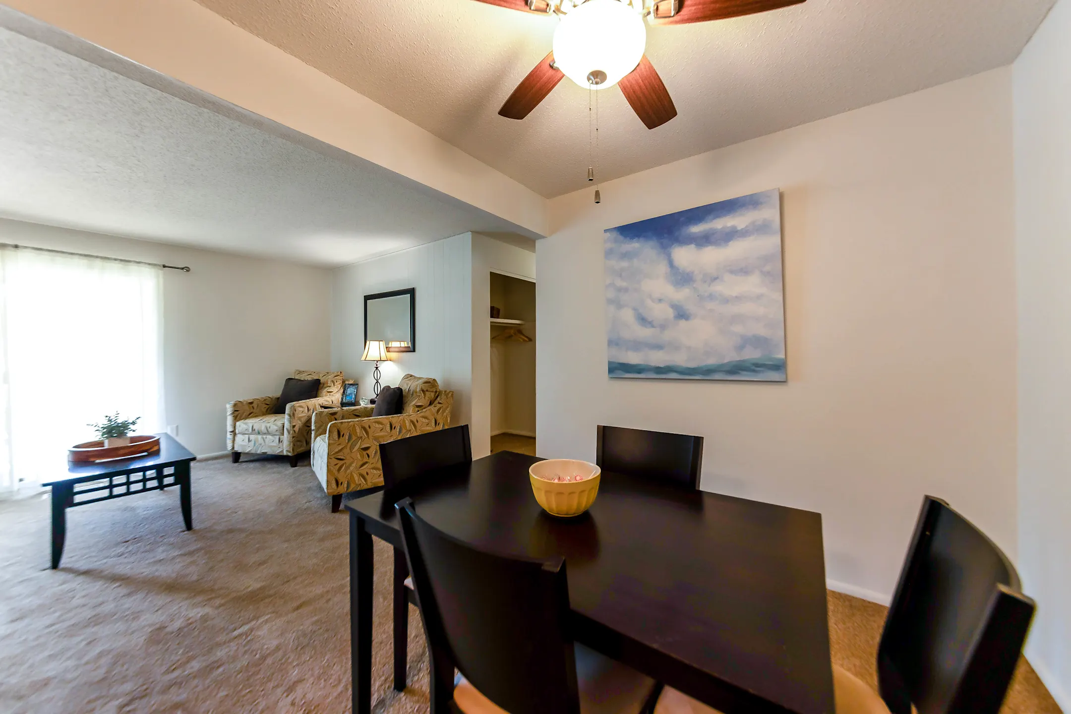 Whispering Lake Apartments Florissant, MO 63033