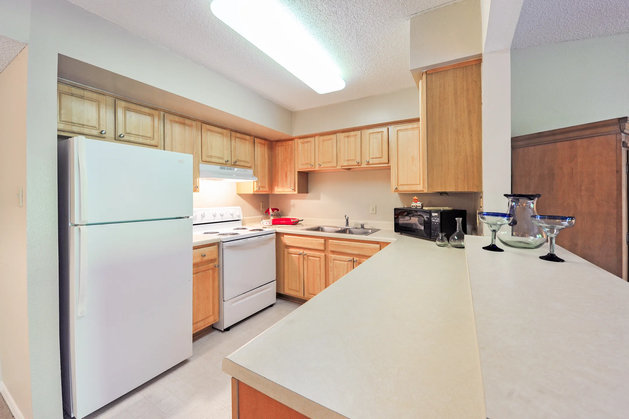 Kitchen - Forest Lake At Oyster Point - Newport News, VA