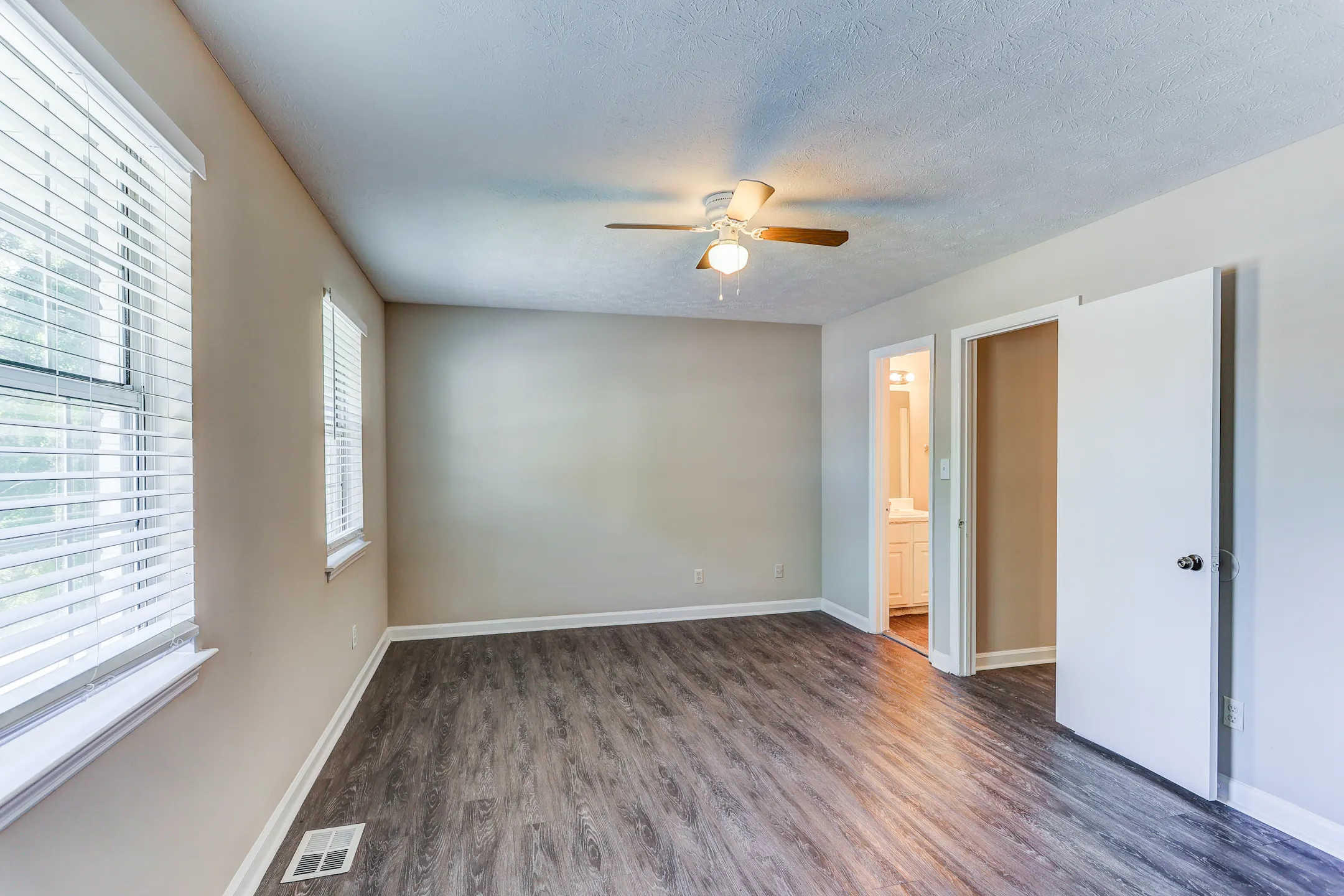 Creekview Townhomes 437 Creekview Ct Scottdale, GA Apartments for