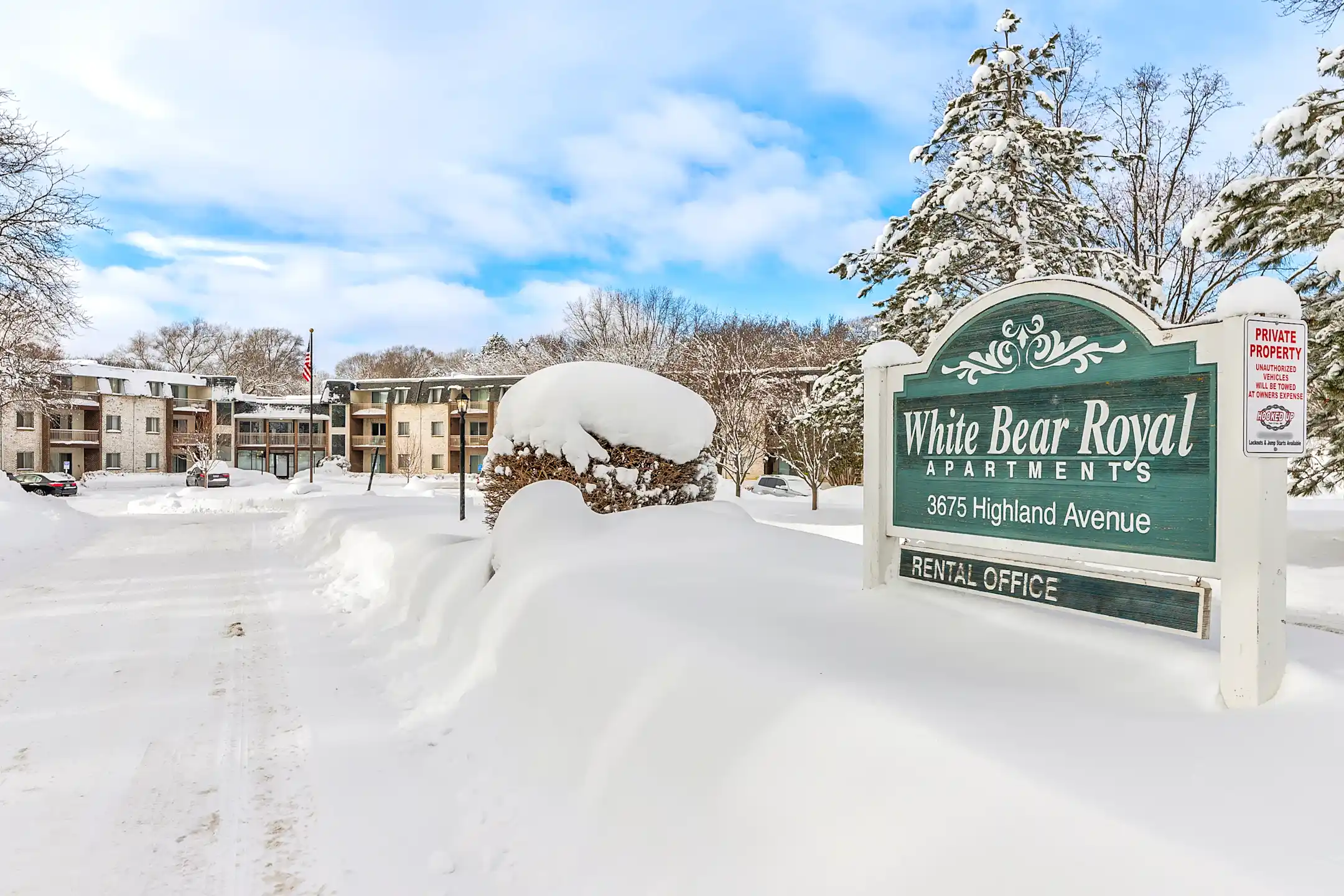 White Bear Royal Apartments White Bear Lake, MN 55110
