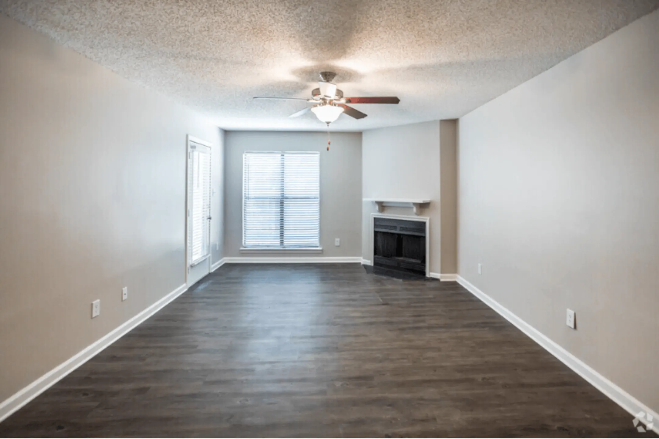 Living Room - The Meadows - Memphis, TN