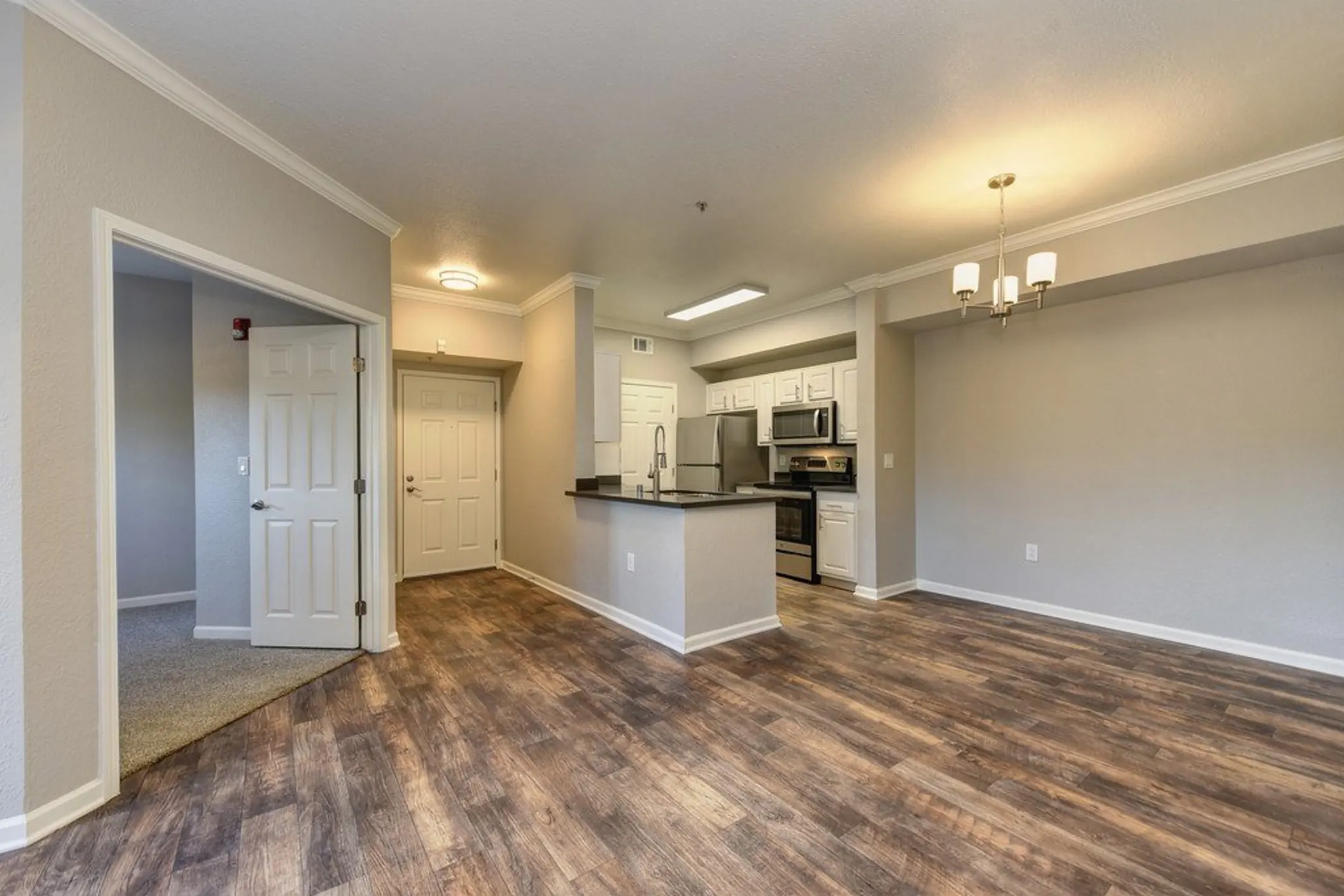 River Oaks Apartments - Vacaville, CA 95687