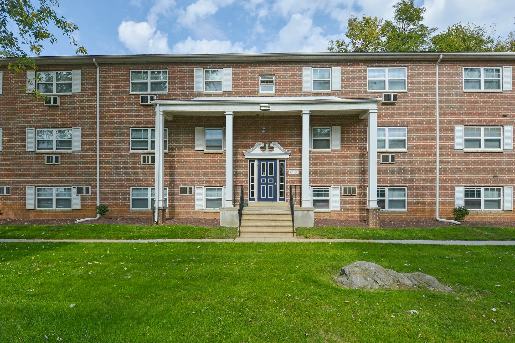 Carlwynne & Hanover Manor - 860 Carlwynne Mnr | Carlisle, PA Apartments ...