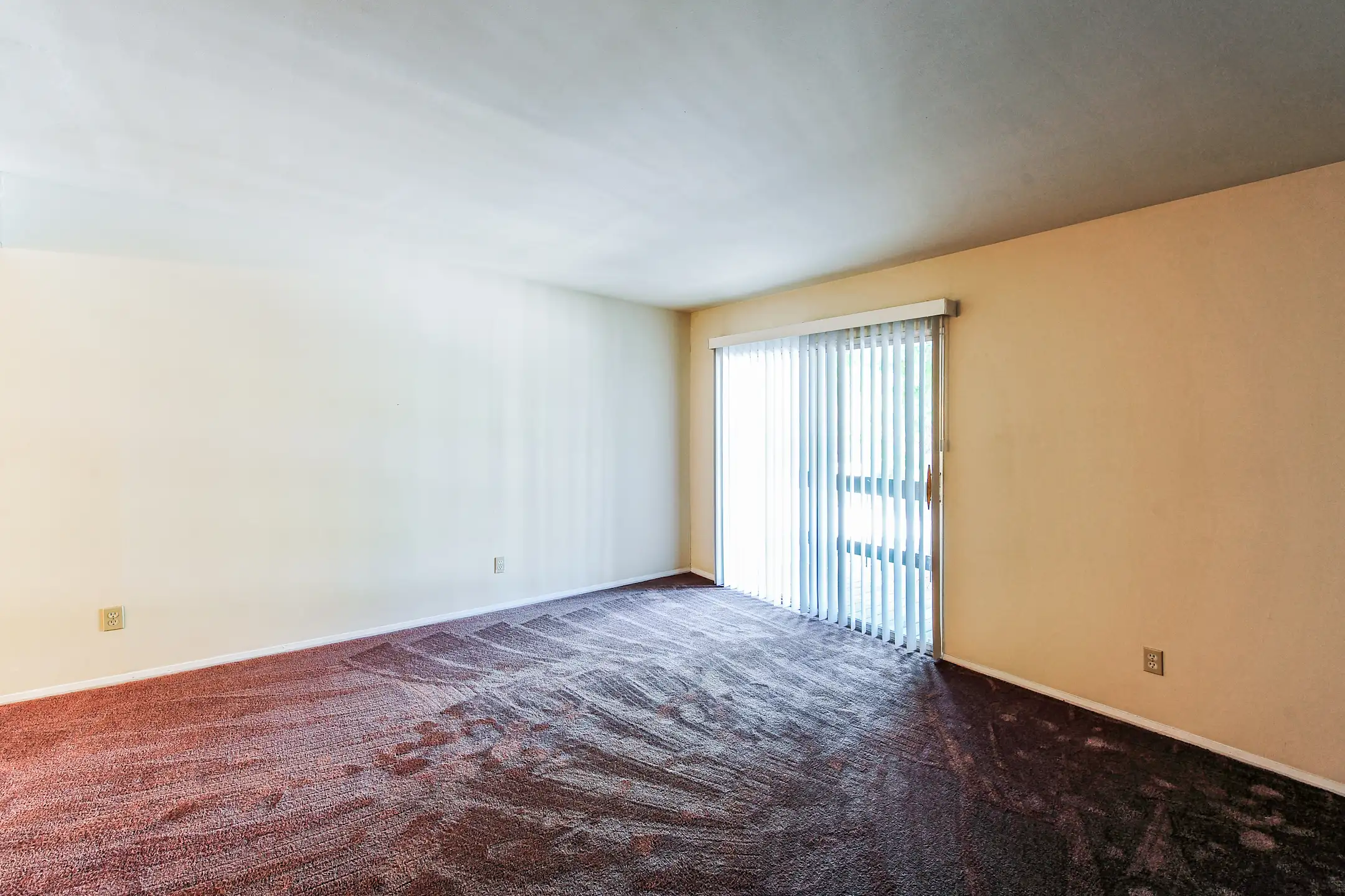 Living Room - Fort Sedgwick Apartments - Petersburg, VA