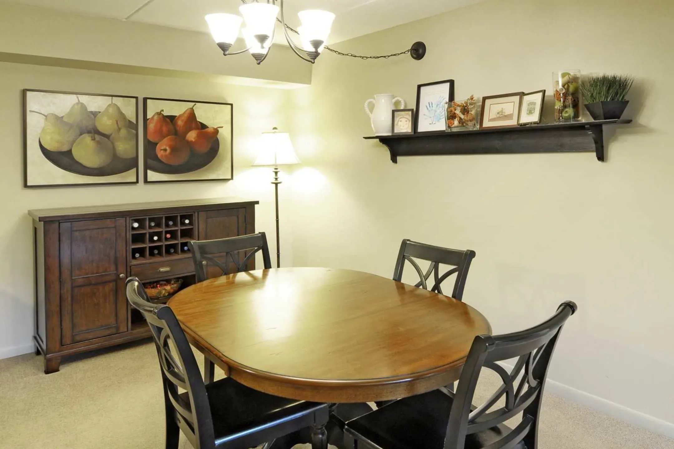 Dining Room - Burnwood Apartments - Lombard, IL