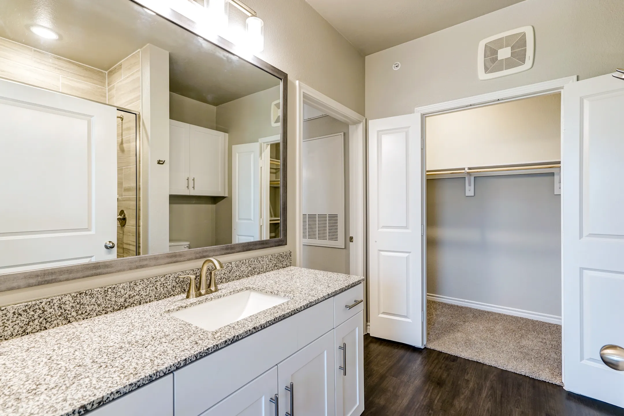 The Ovilla at Legacy Square 241 N Overlook Drive Red Oak, TX