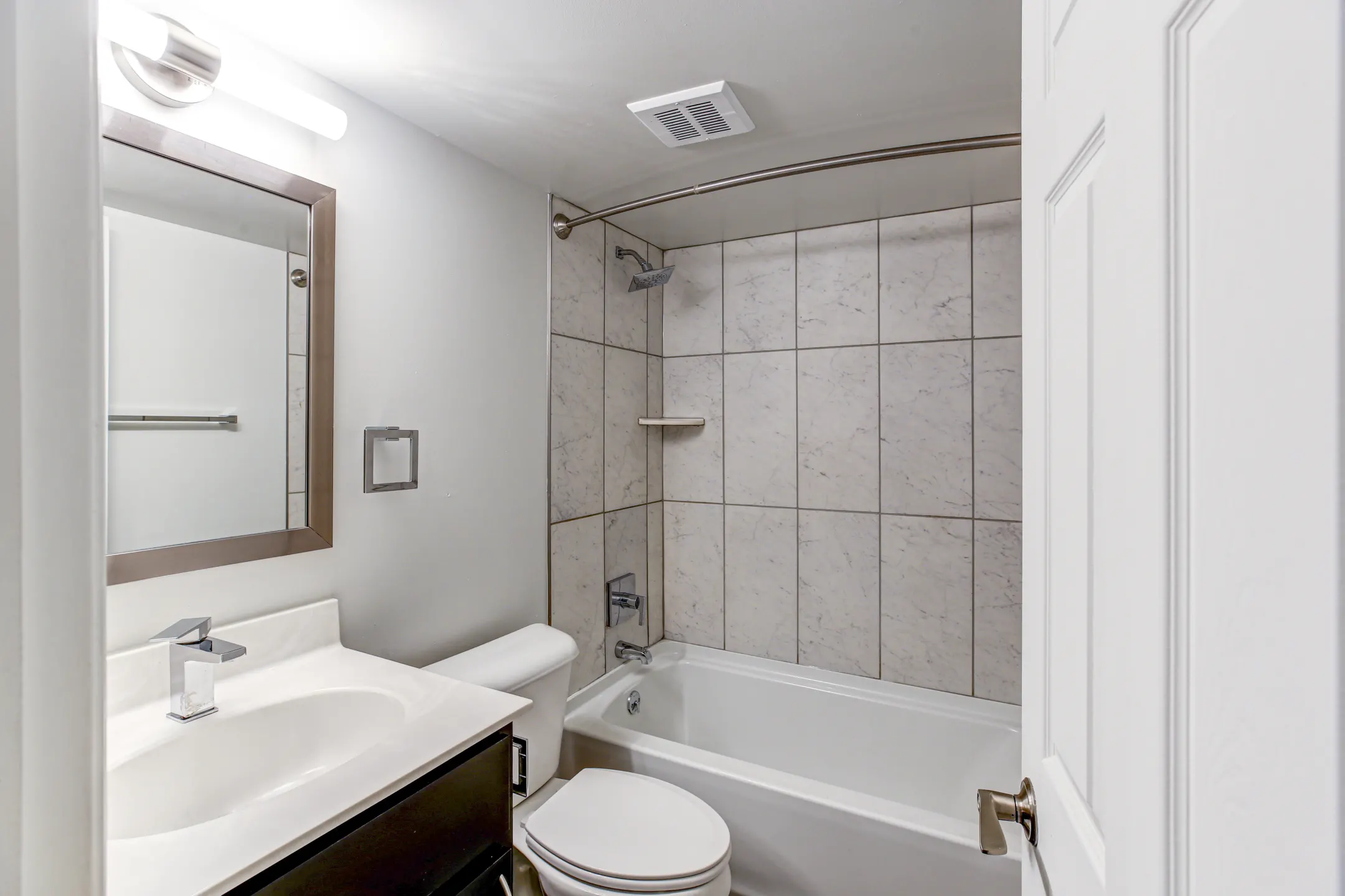 Bathroom - River Bend Apartments - Cincinnati, OH