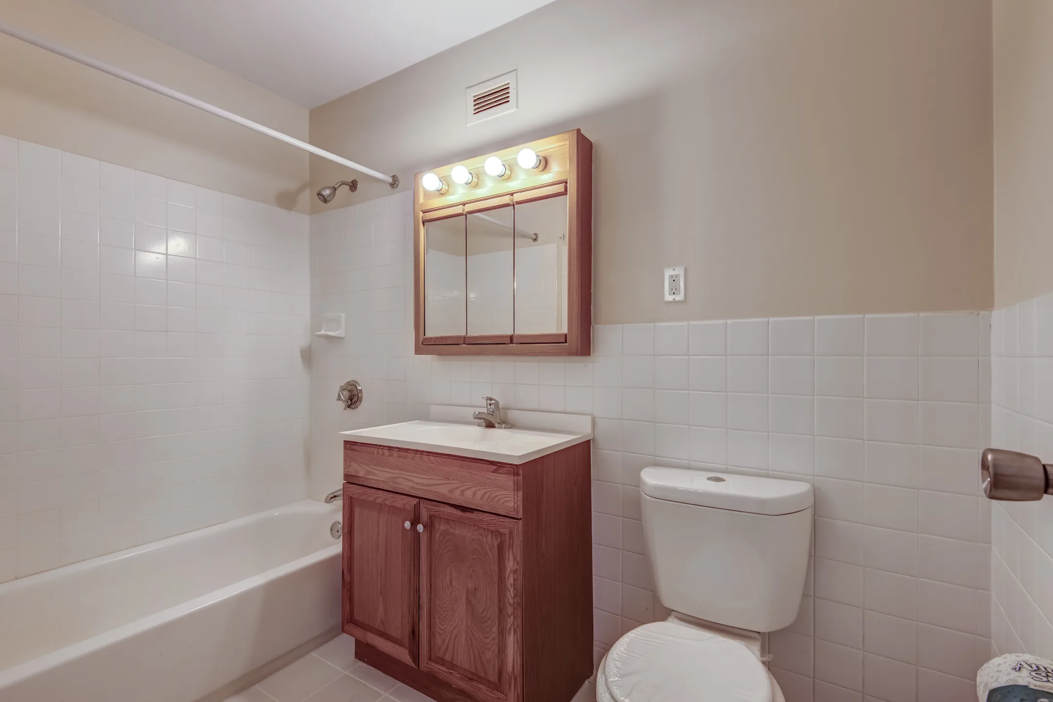 King's Grant Apartments North Kingstown, RI 02852