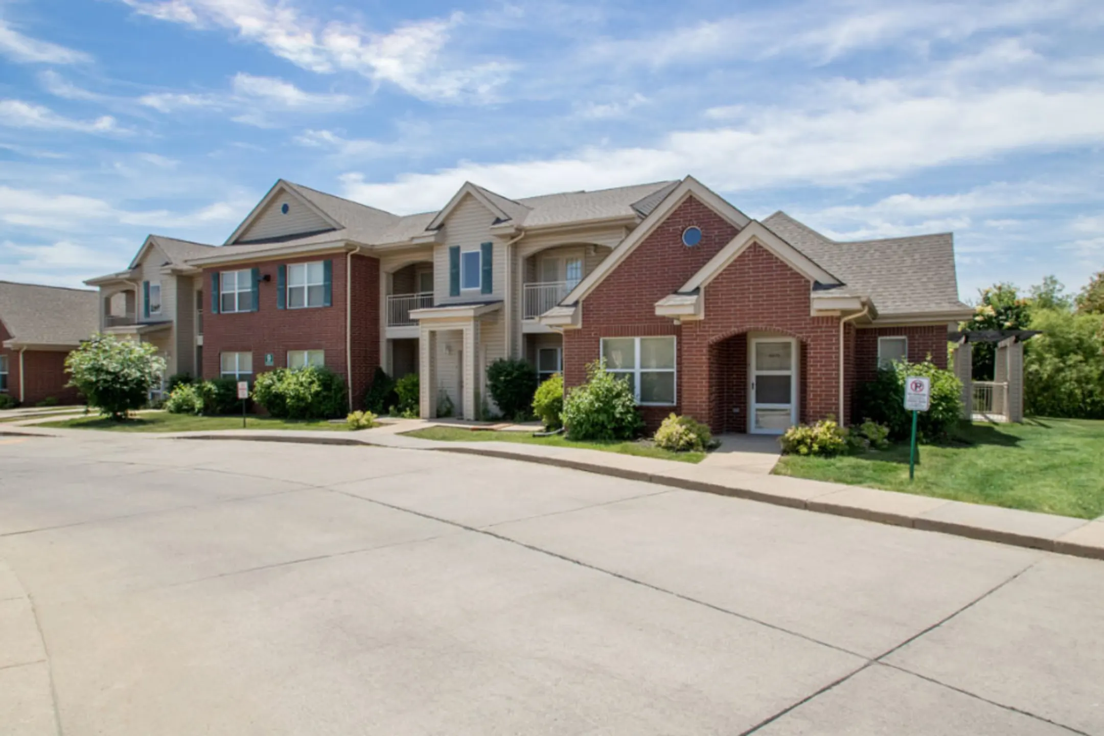 The Ave at Johnston Commons 6200 Clark Lane Johnston, IA Apartments