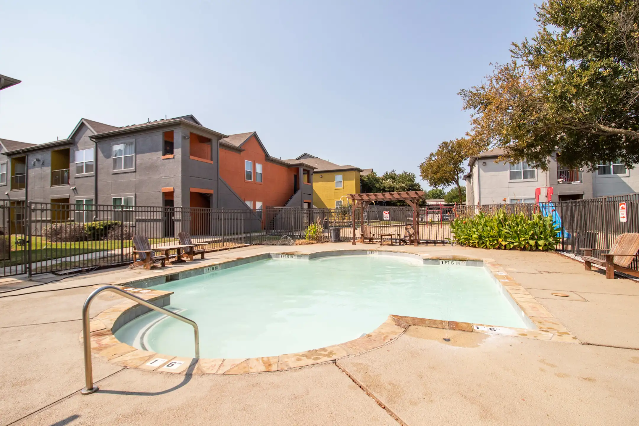 Flats on Chapel Apartments Waco, TX 76712