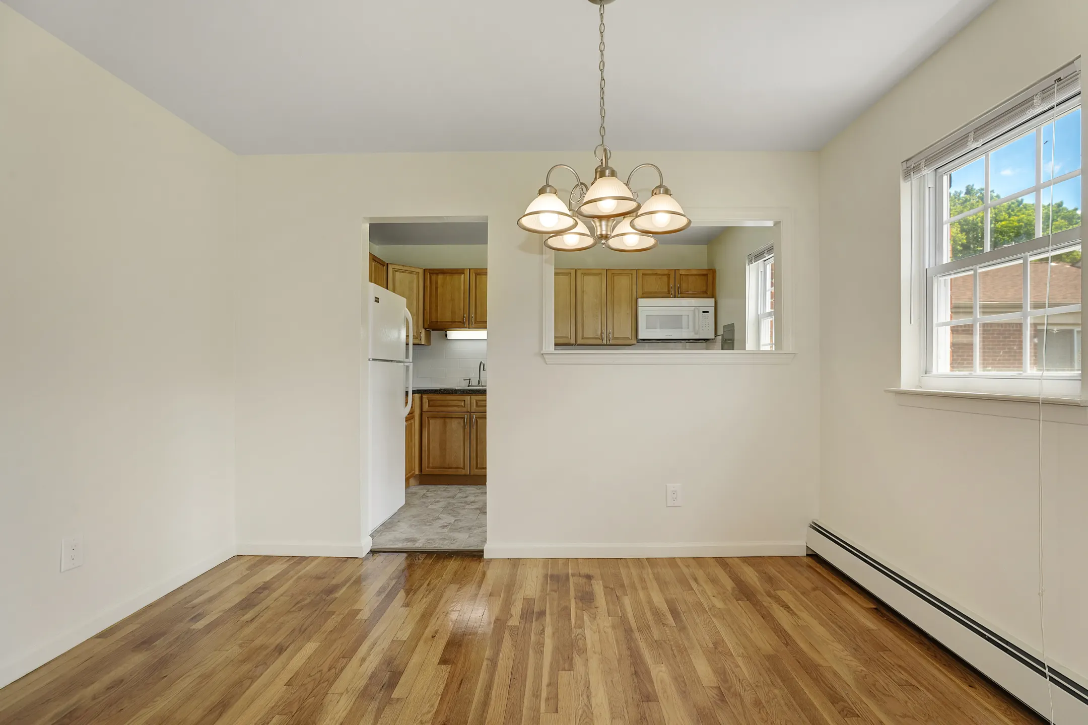 Balmoral Arms Apartments 130 Aberdeen Road Matawan, NJ Apartments