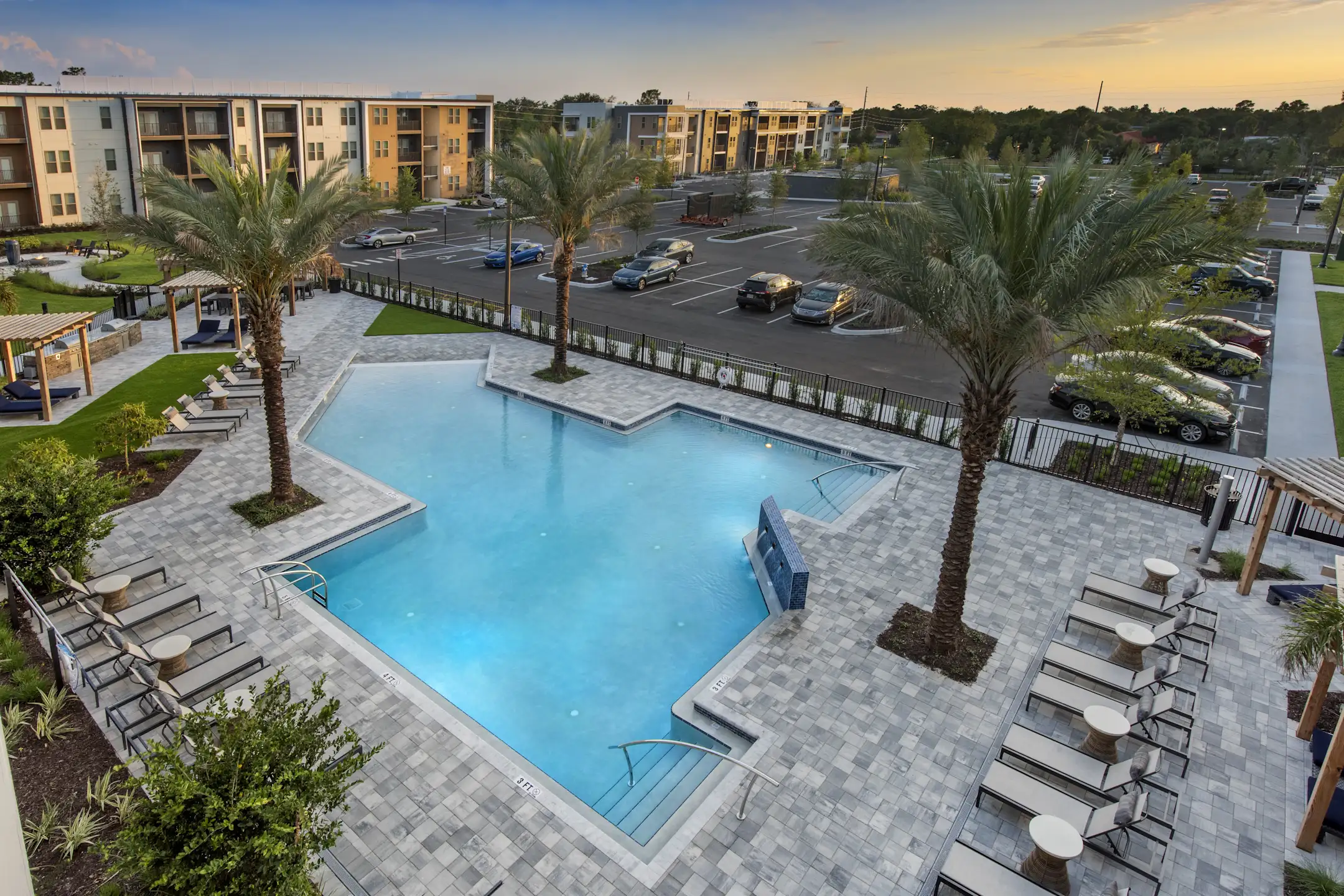 Pool - The Ellington at Oviedo Park - Oviedo, FL