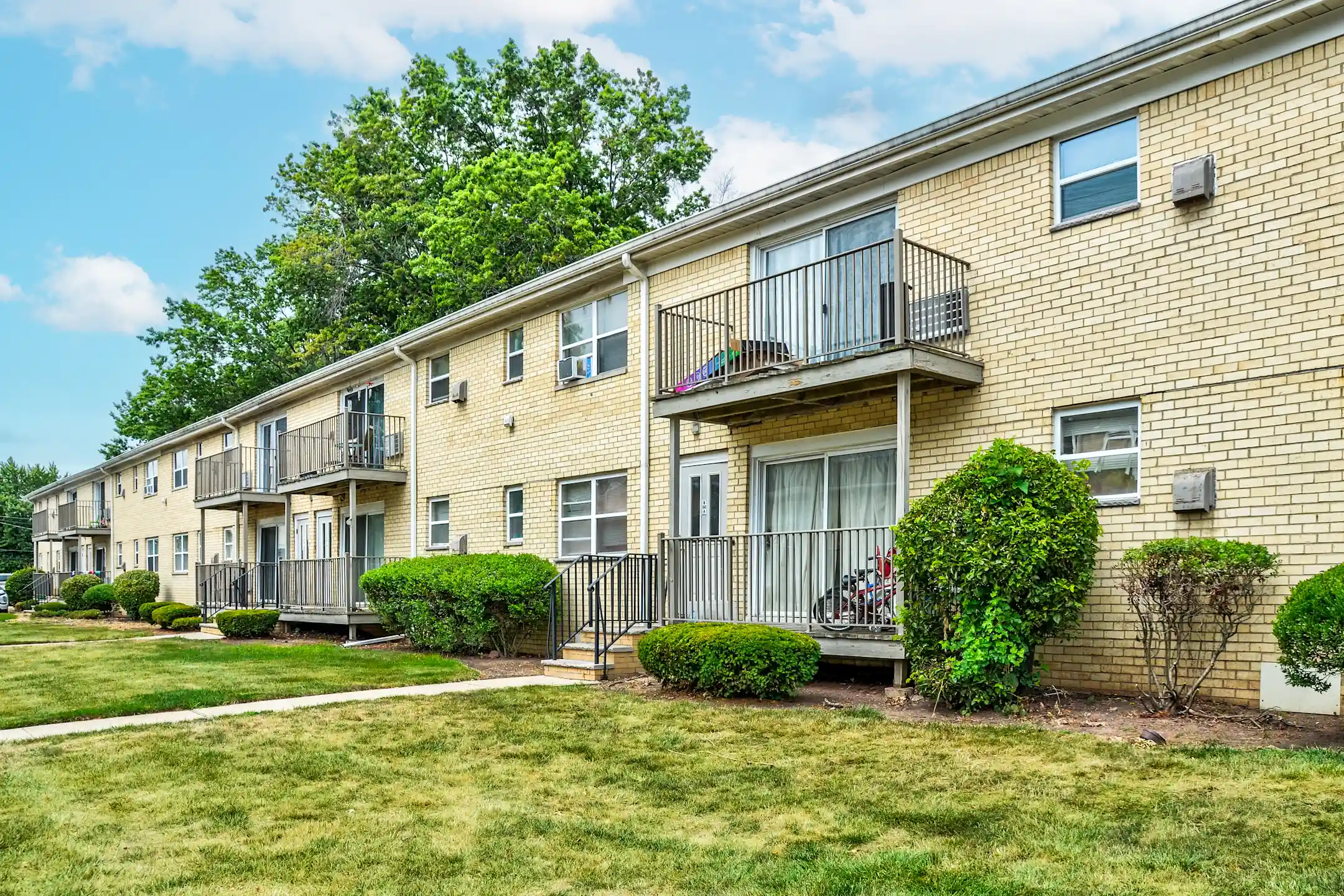 Carteret Gardens 33 Wedgewood Dr Carteret, NJ Apartments for Rent