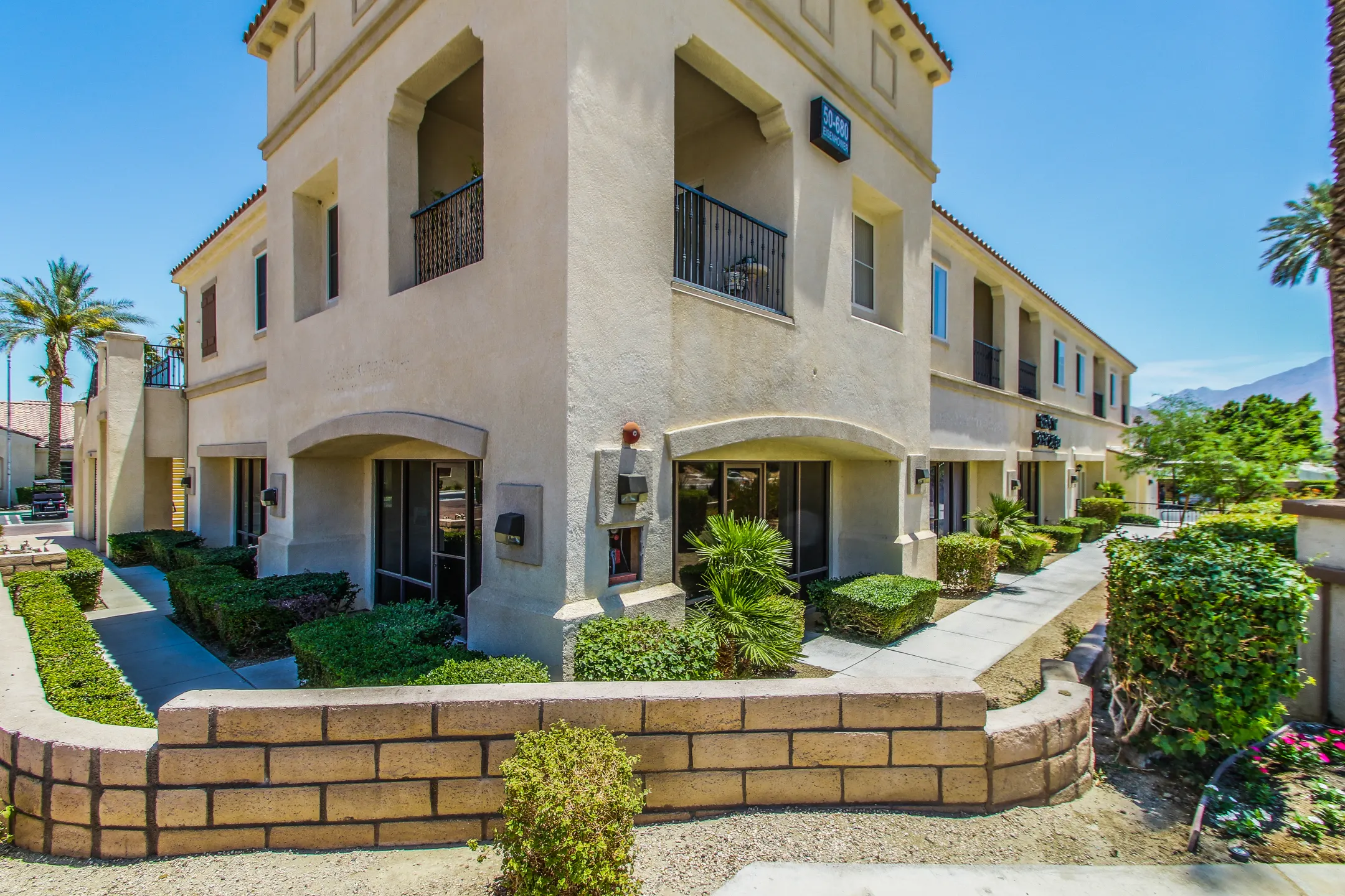 Building - Silverhawk Apartment Homes at La Quinta - La Quinta, CA
