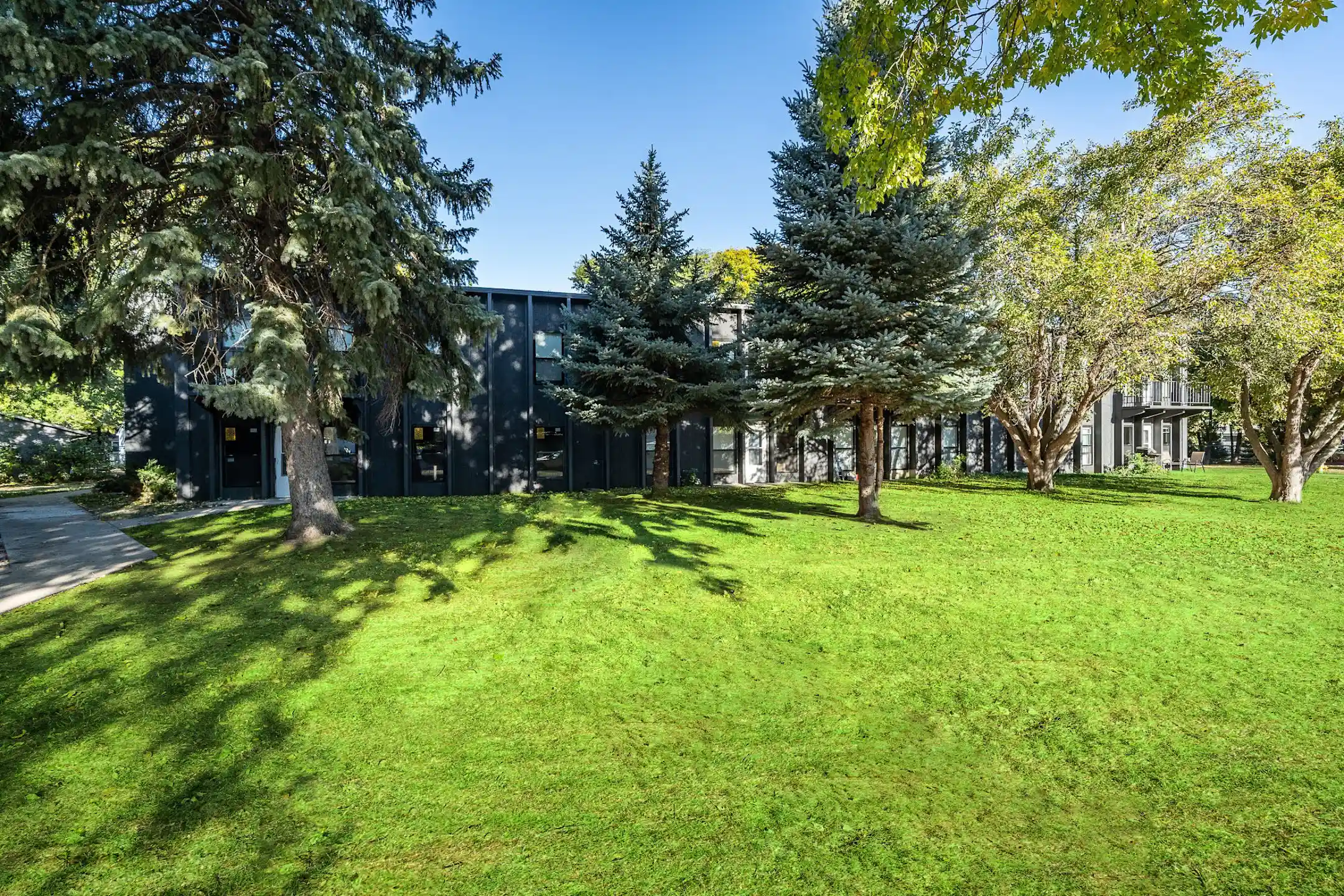 Building - TEAK Apartments - Sioux Falls, SD