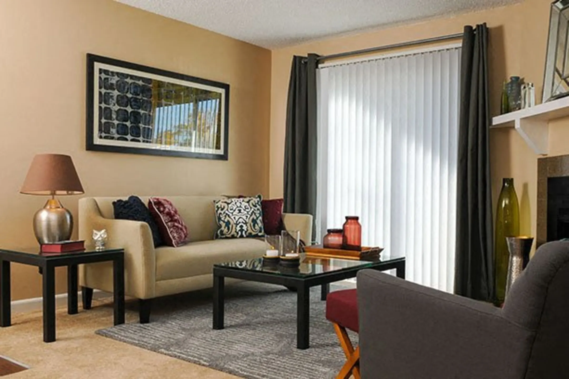 Living Room - Oak Ridge Apartments - Aurora, CO