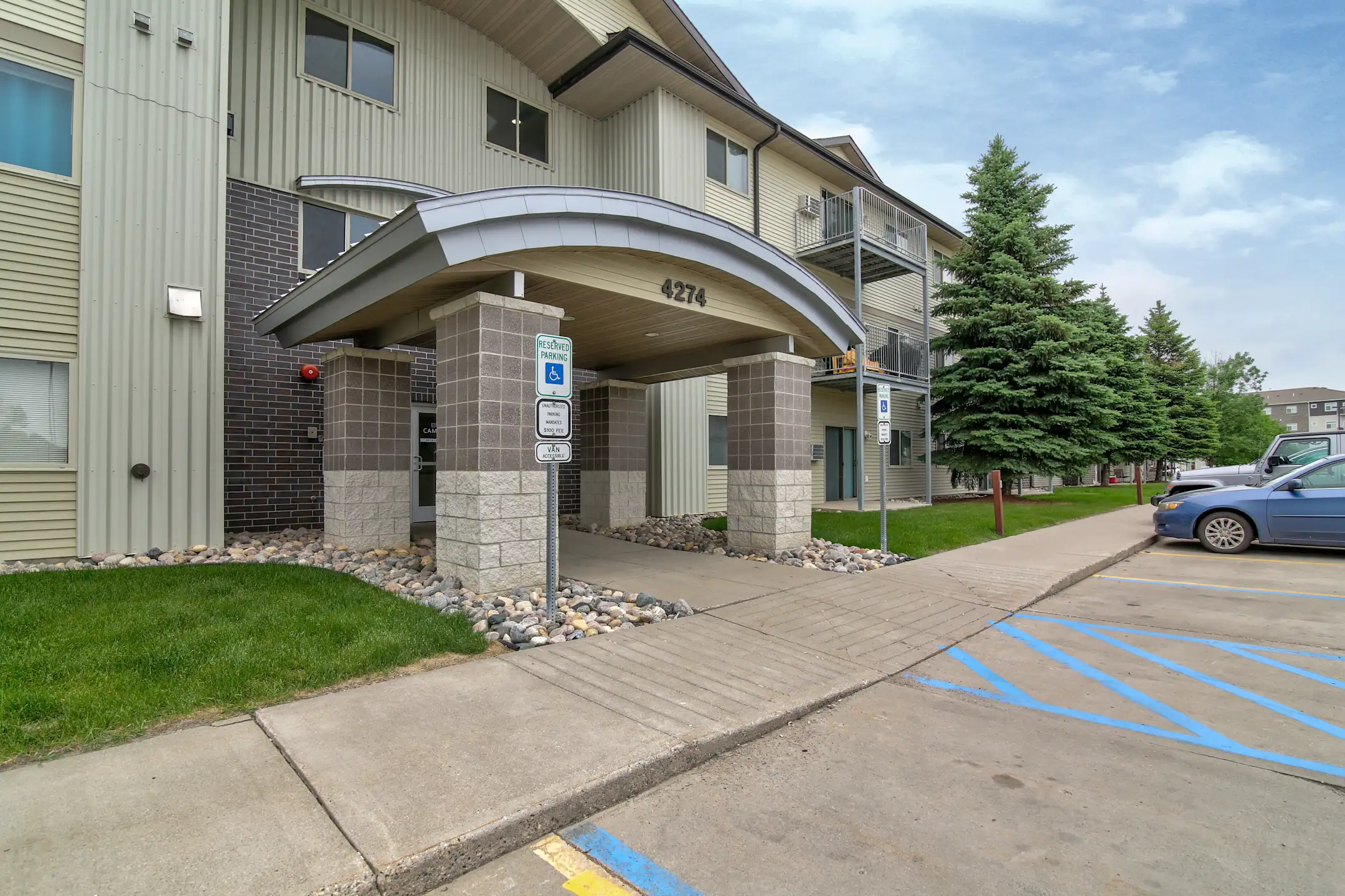 Campus Place 16 411 N 42nd St Grand Forks, ND Apartments for Rent