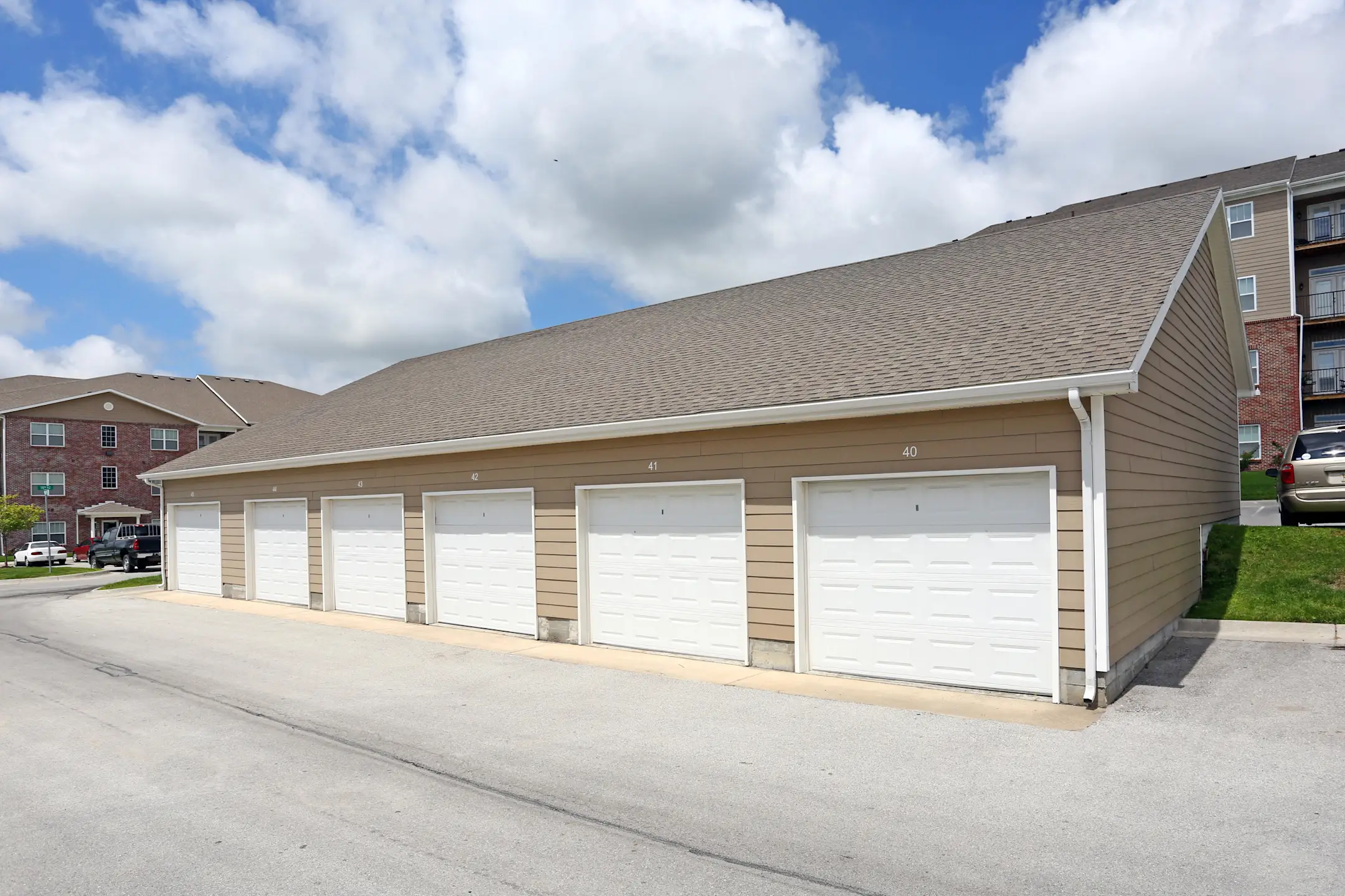 Whispering Ridge Apartments Omaha, NE 68116