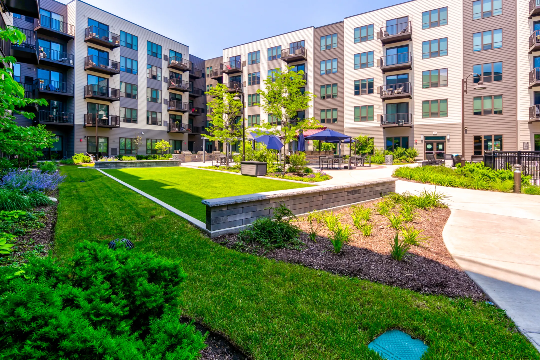 ONE Wheeling Town Center Apartments - Wheeling, IL 60090