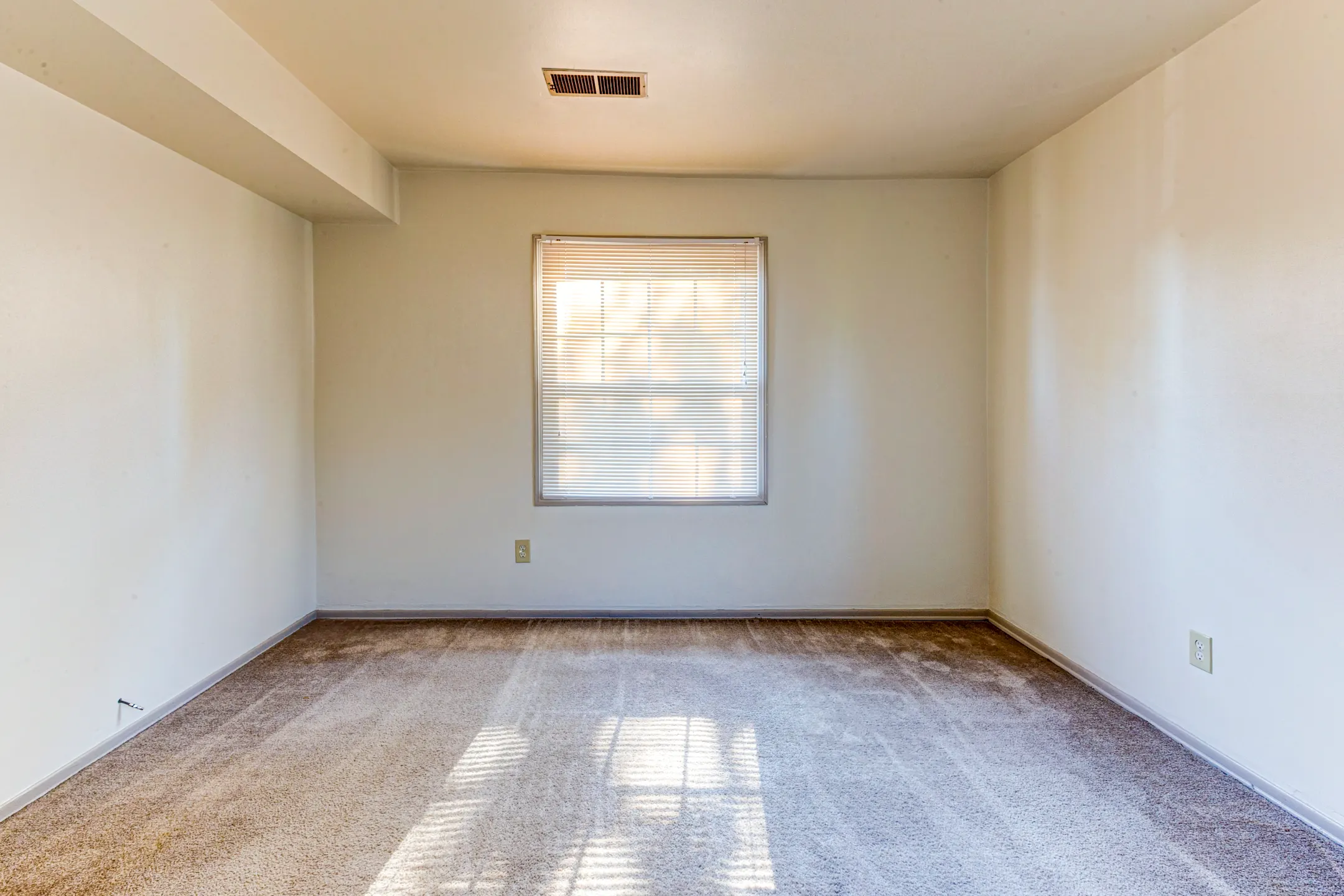 Kings Grant 1210 valley hill drive Pittsburgh, PA Apartments for