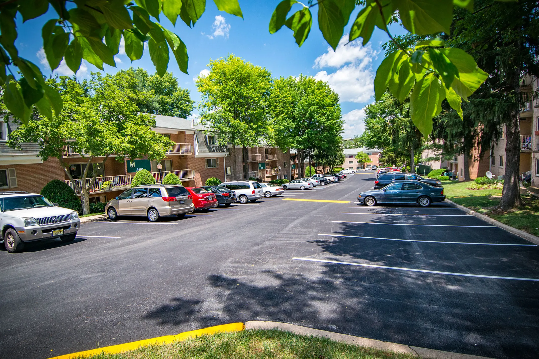 Spring Ridge Apartments 374 N. Summit Avenue Gaithersburg, MD