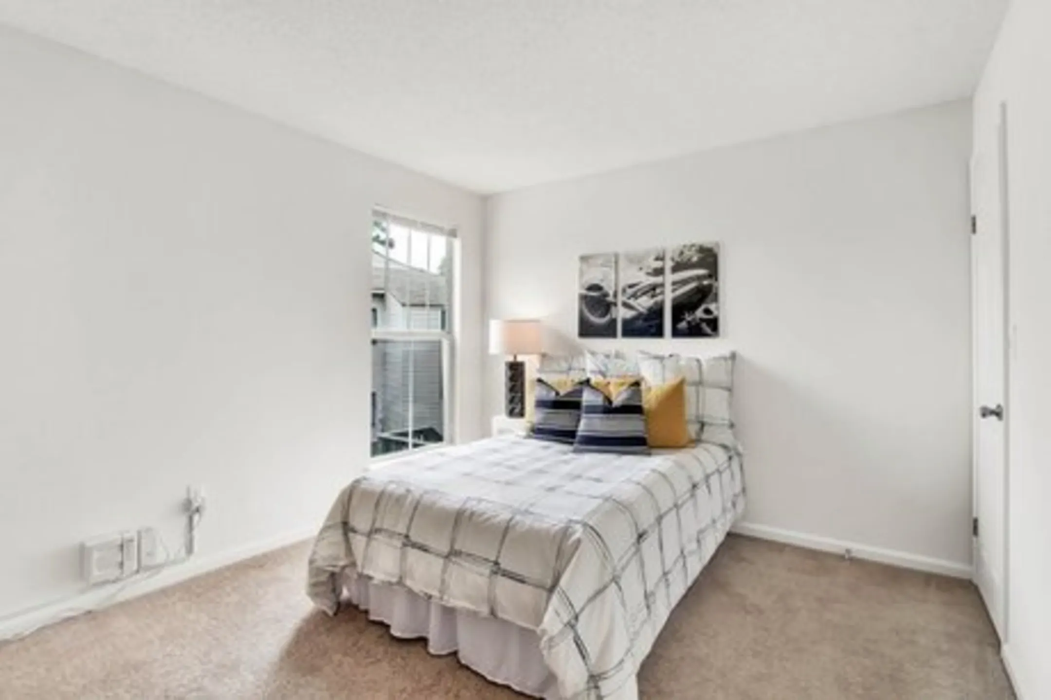 Legends At The Beach Apartments Virginia Beach, VA 23452