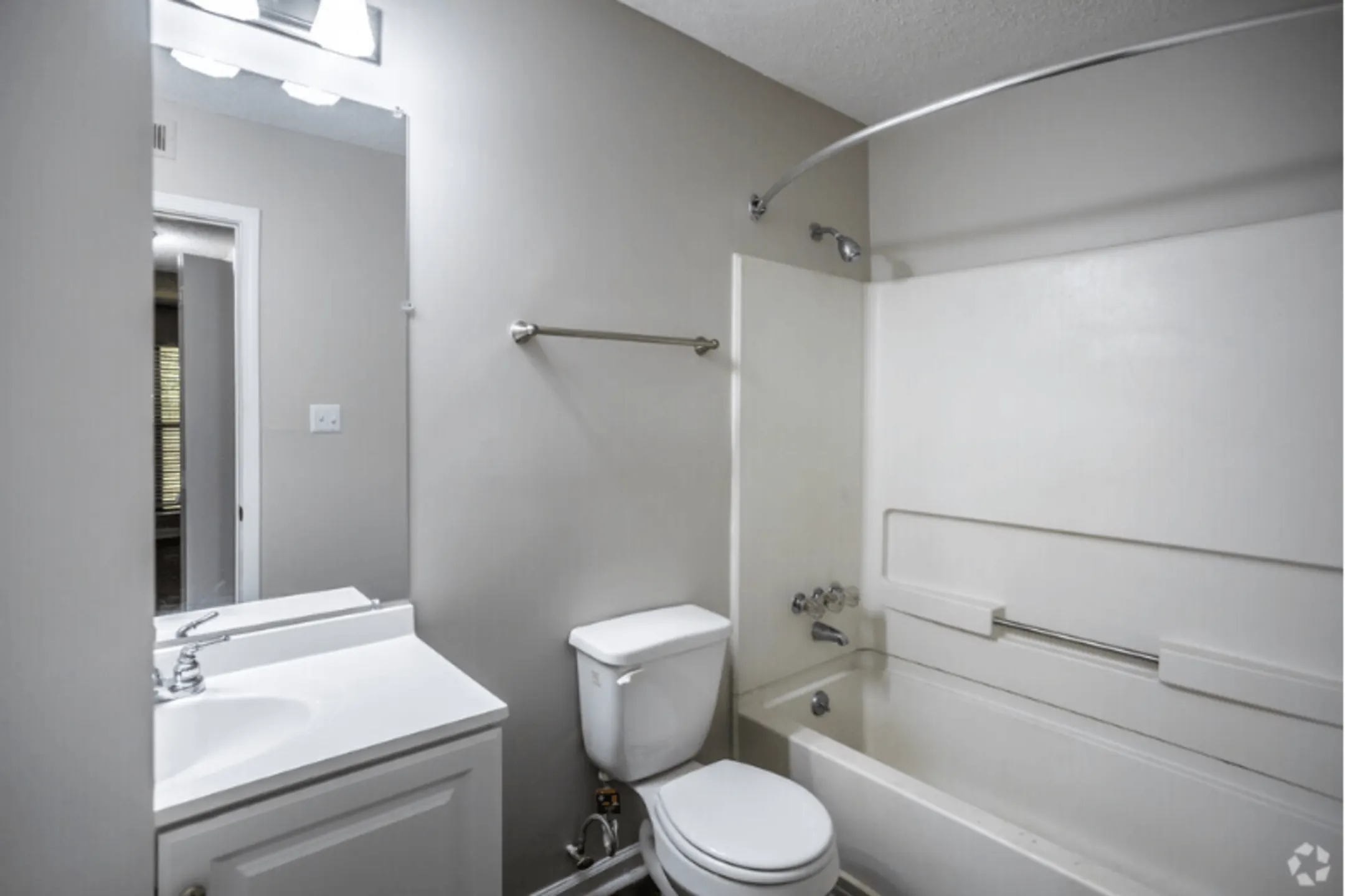 Bathroom - The Meadows - Memphis, TN