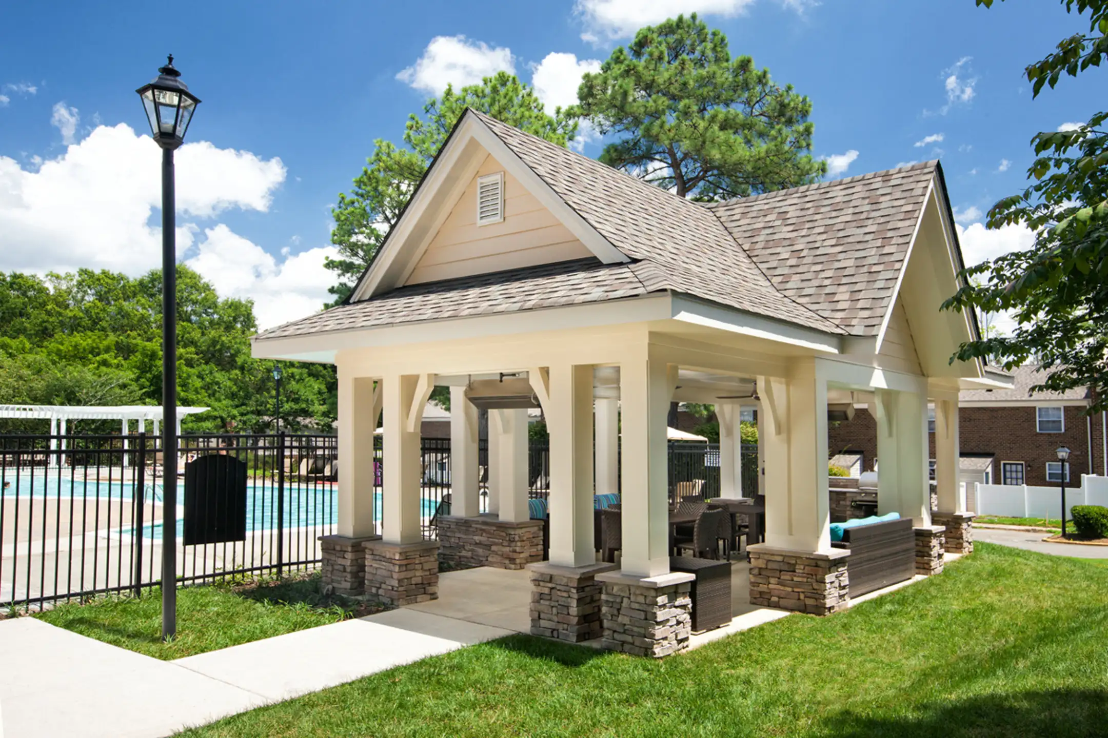 Kings Crossing 10002 Castile Ct Henrico, VA Apartments for Rent Rent.