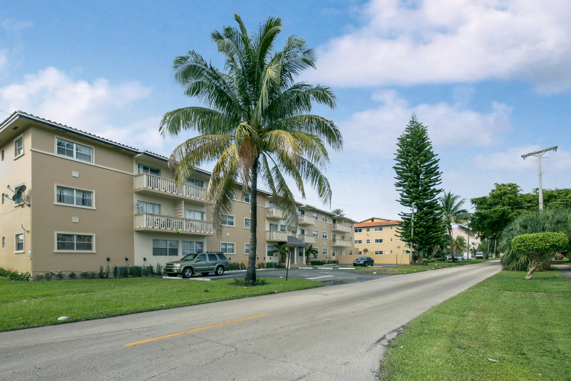 Building - The Apartment People - Deerfield Beach, FL