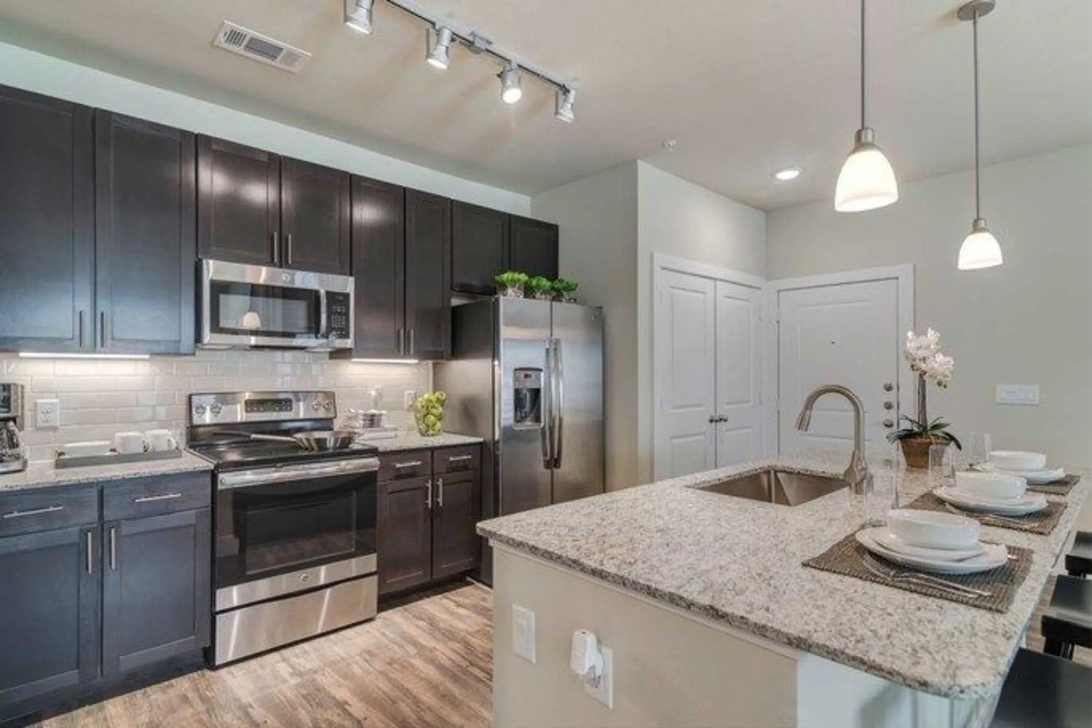 Southfork Lake Apartments 3333 Southfork Parkway Manvel, TX