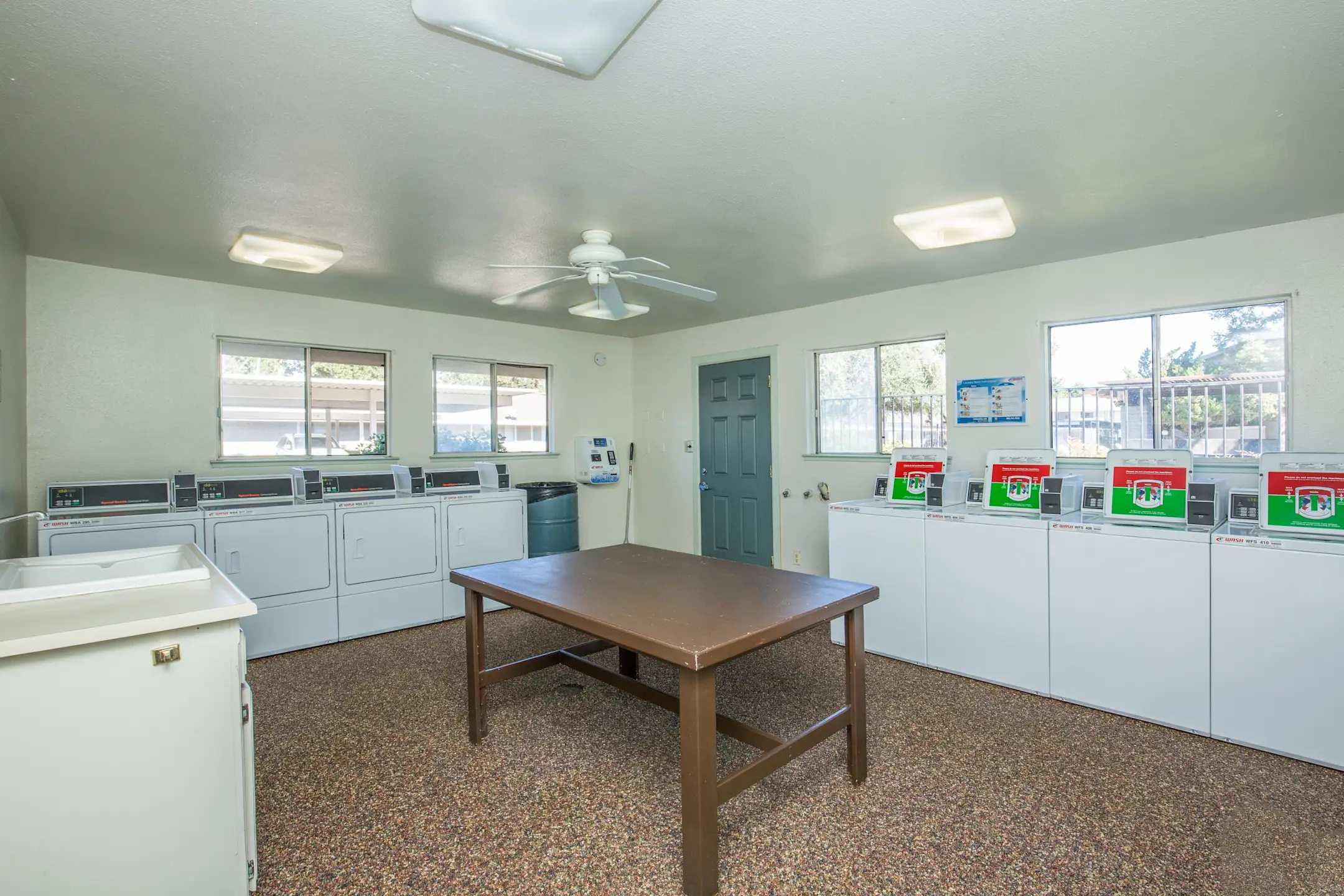 Brookdale North Apartments 344e Brookdale Dr Merced, CA Apartments