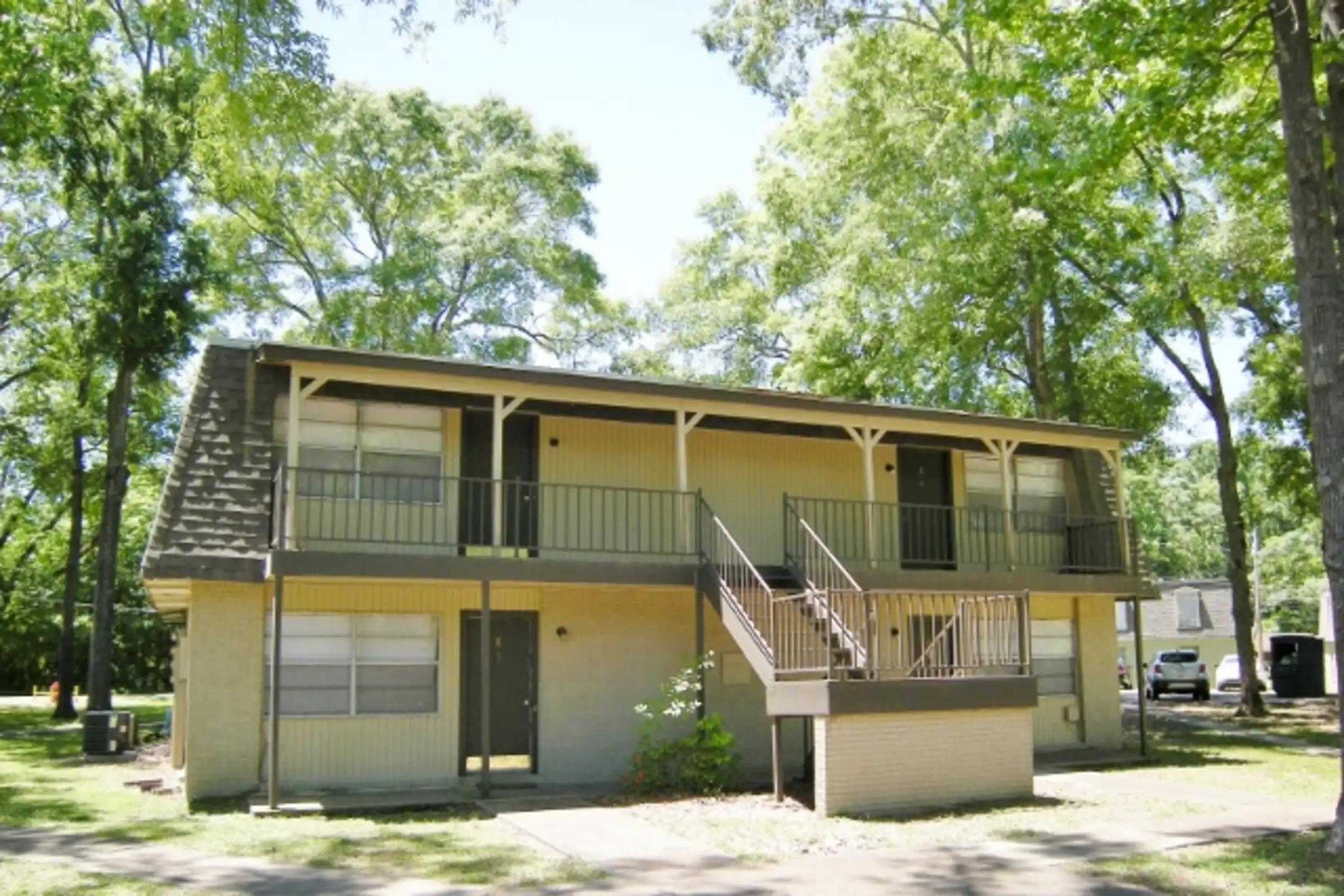 Lakeview Apartments 800 Magee Dr Brookhaven, MS Apartments for Rent