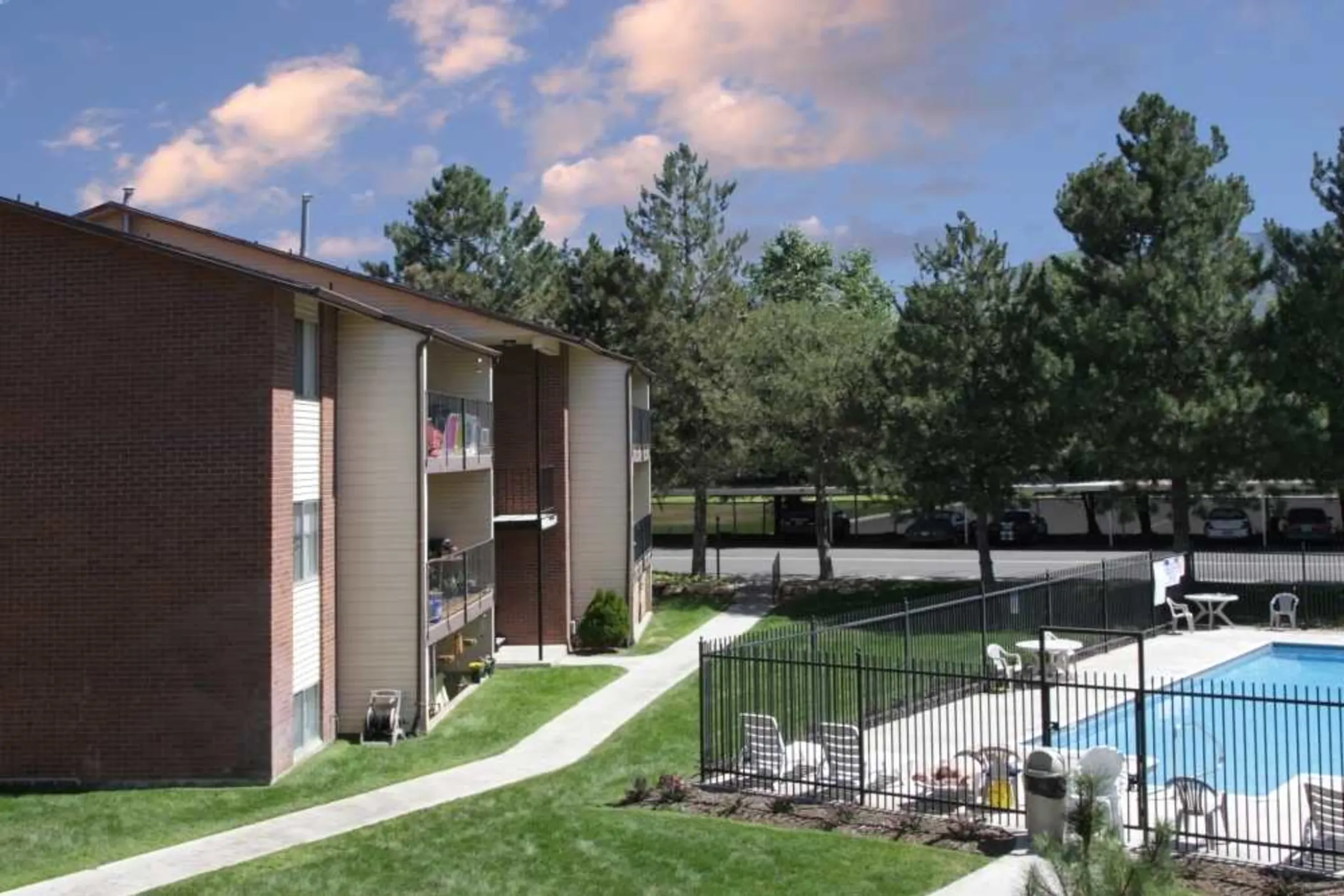 Building - Willow Brook Cove - Salt Lake City, UT