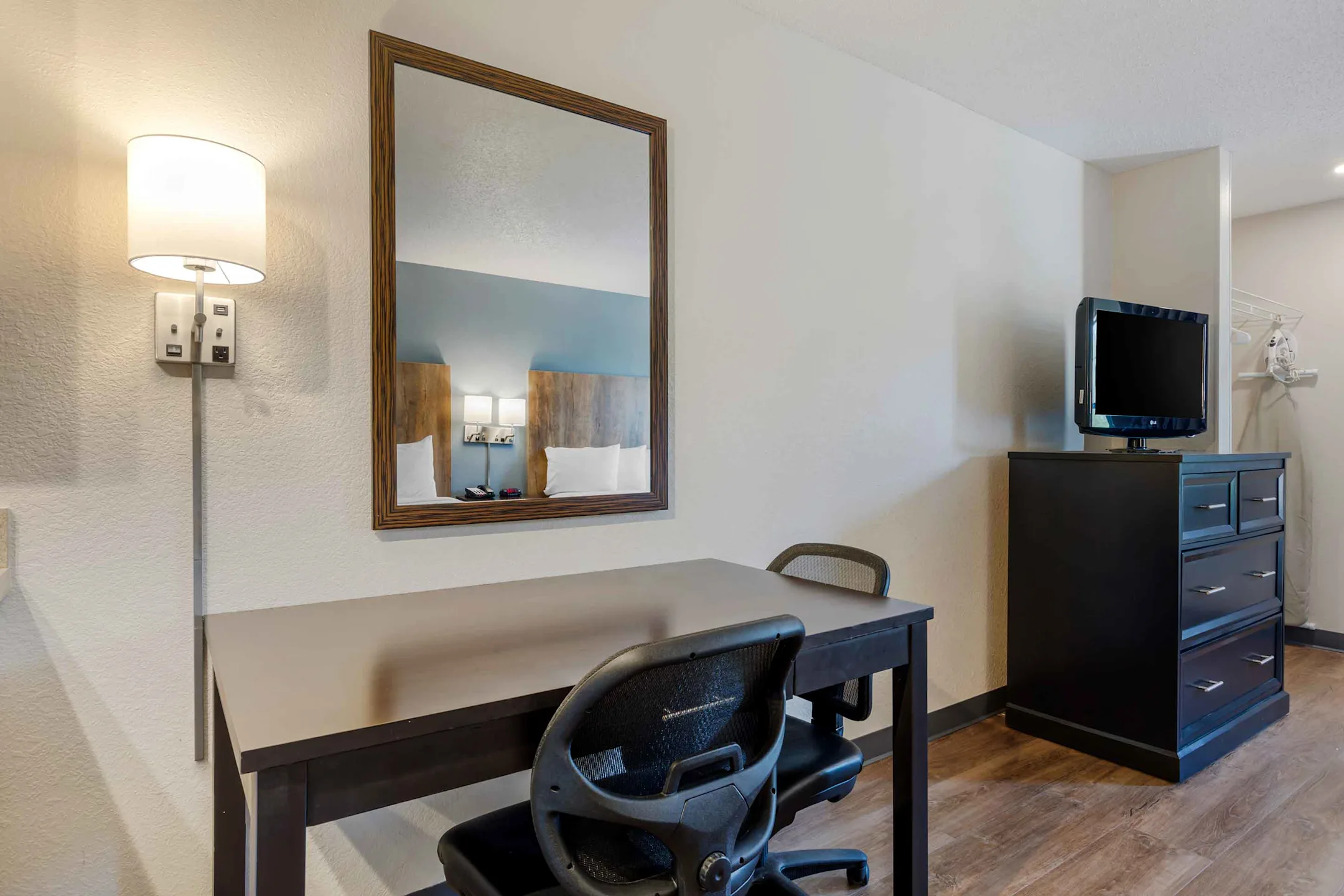 Dining Room - Furnished Studio - San Francisco - San Carlos - San Carlos, CA